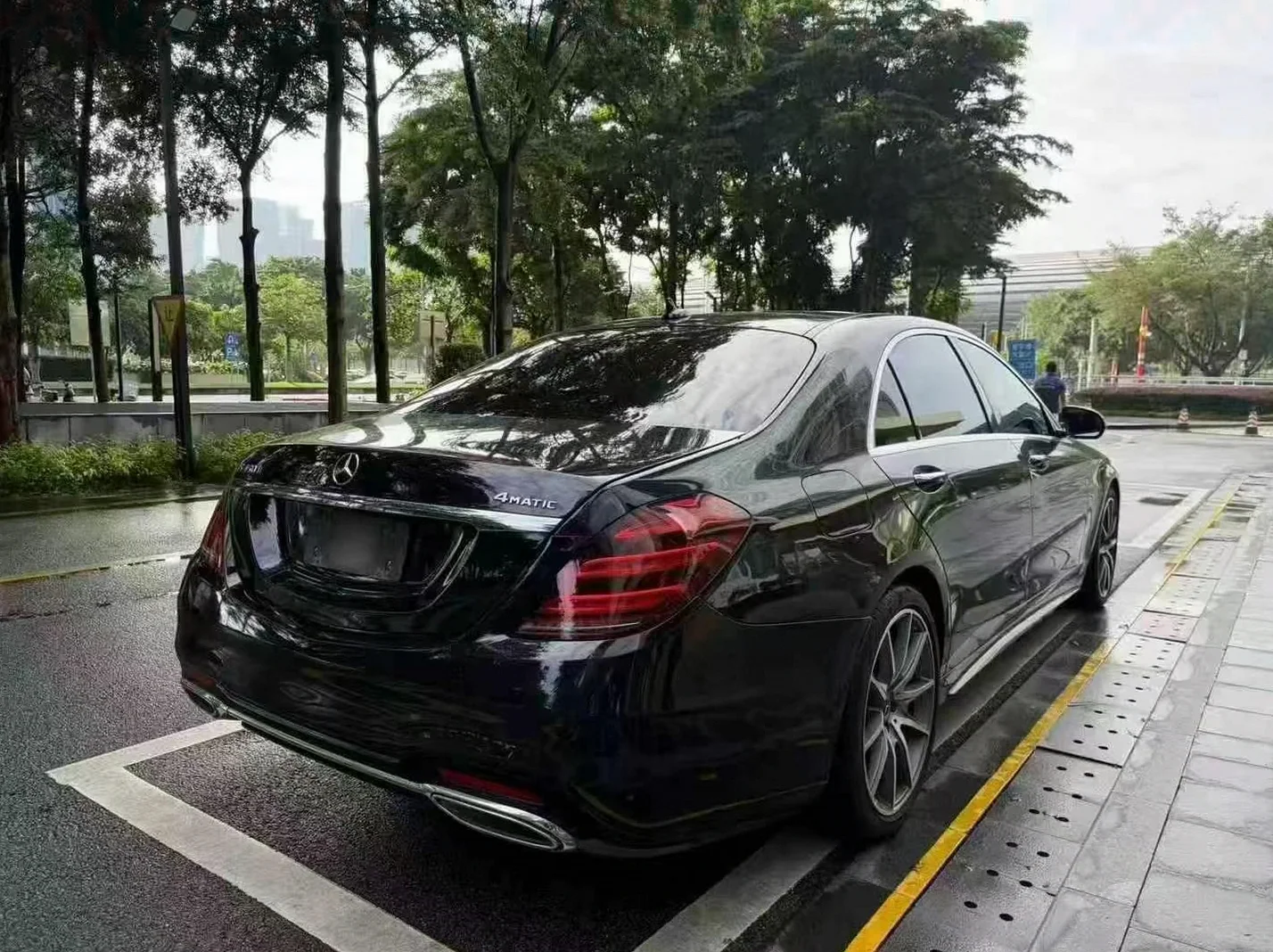 奔驰S 驾驶室