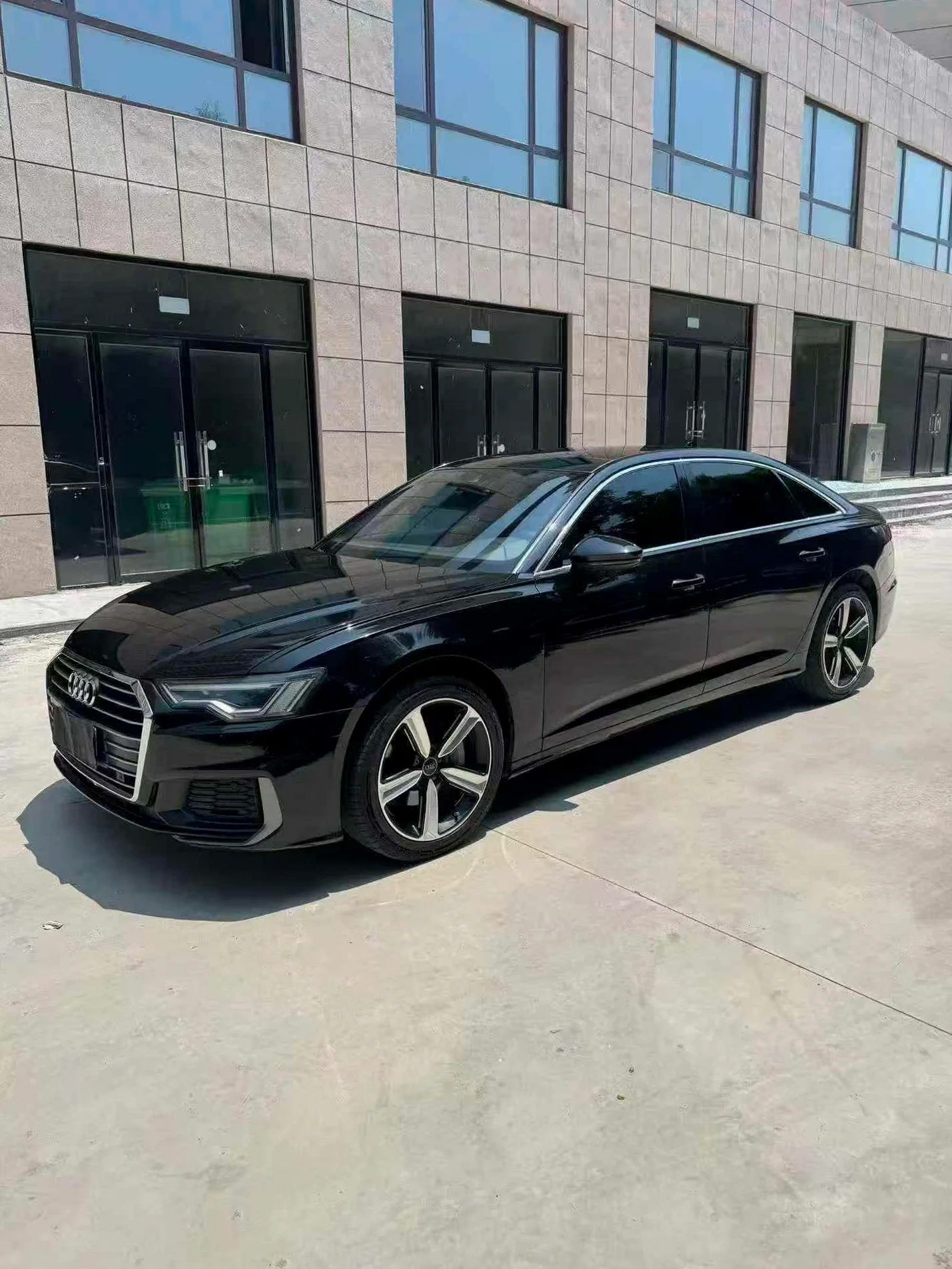 奥迪A6L 正面外观二