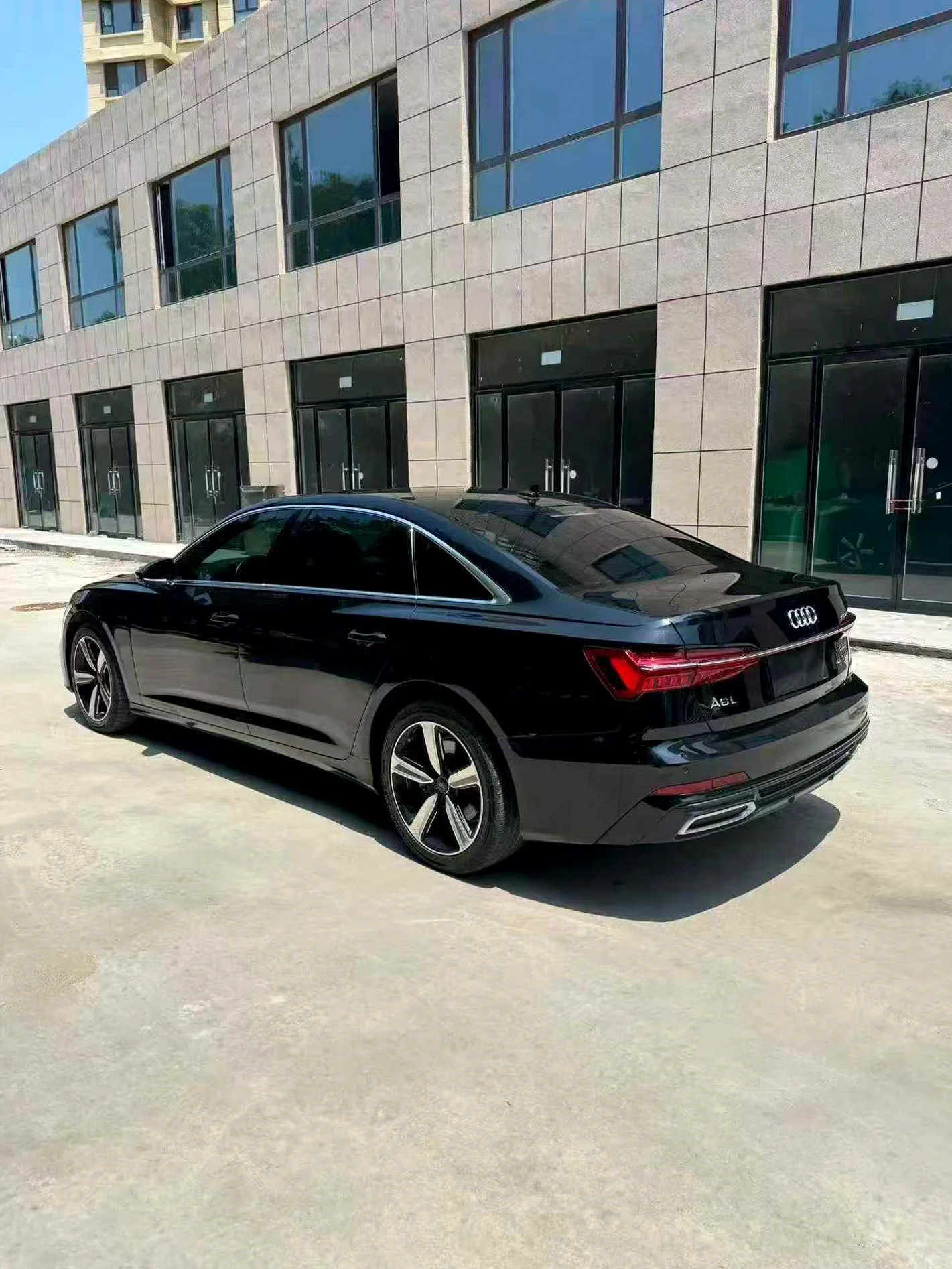 奥迪A6L 后面外观二