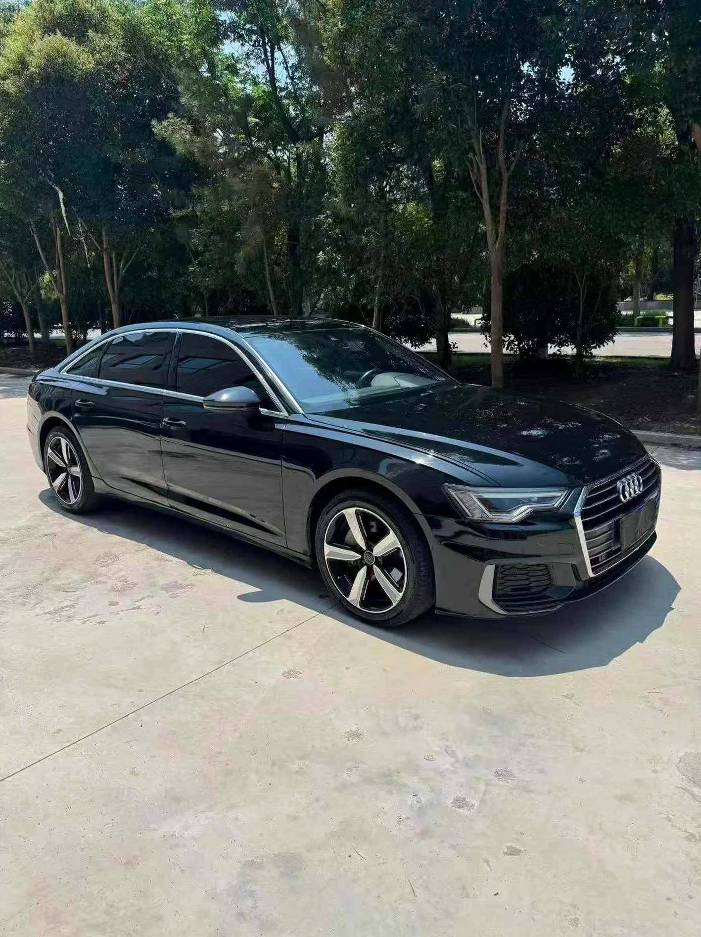 奥迪A6L 正面外观三