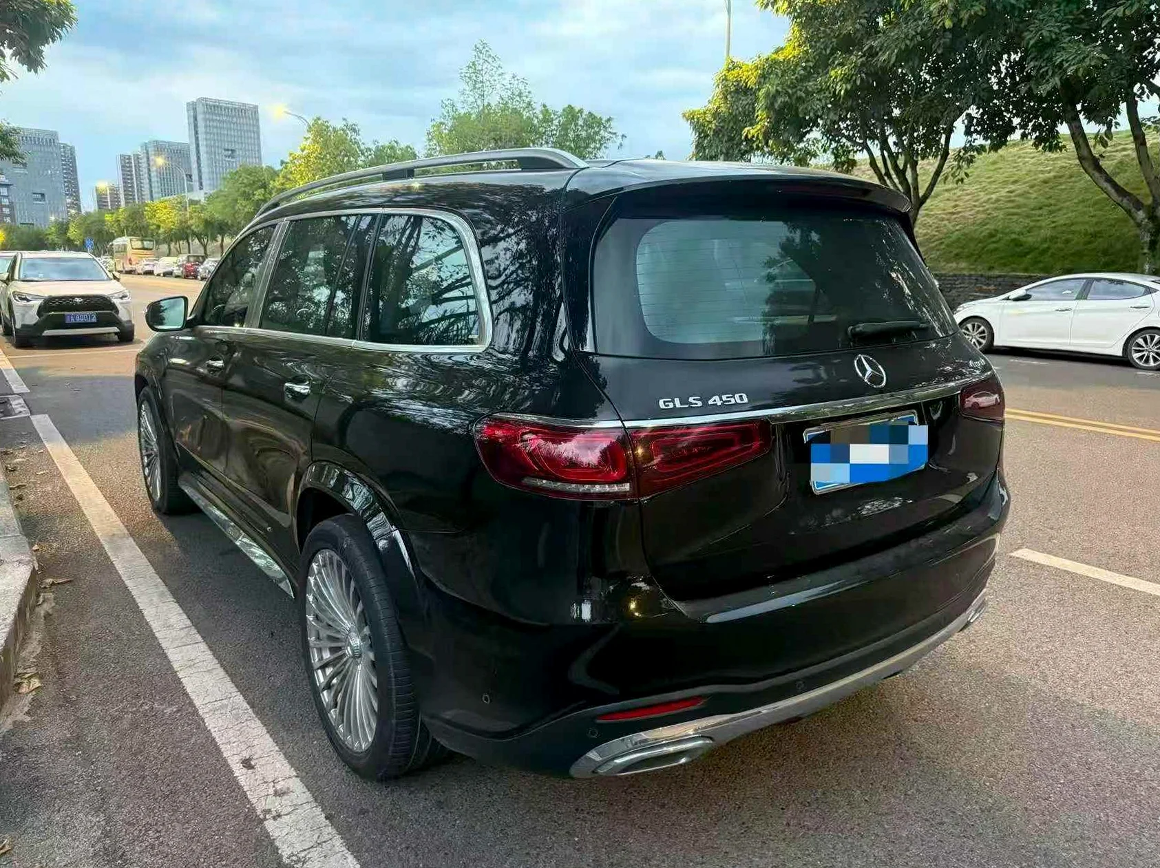 奔驰GLS 内饰前排