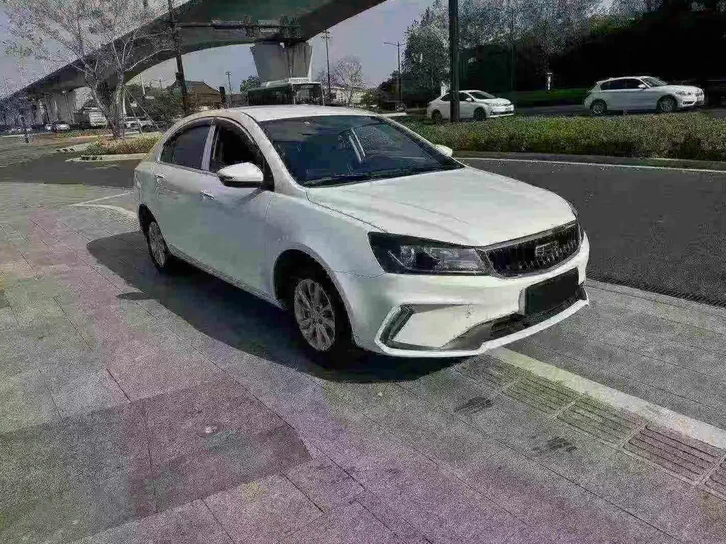 吉利帝豪 正面外观三
