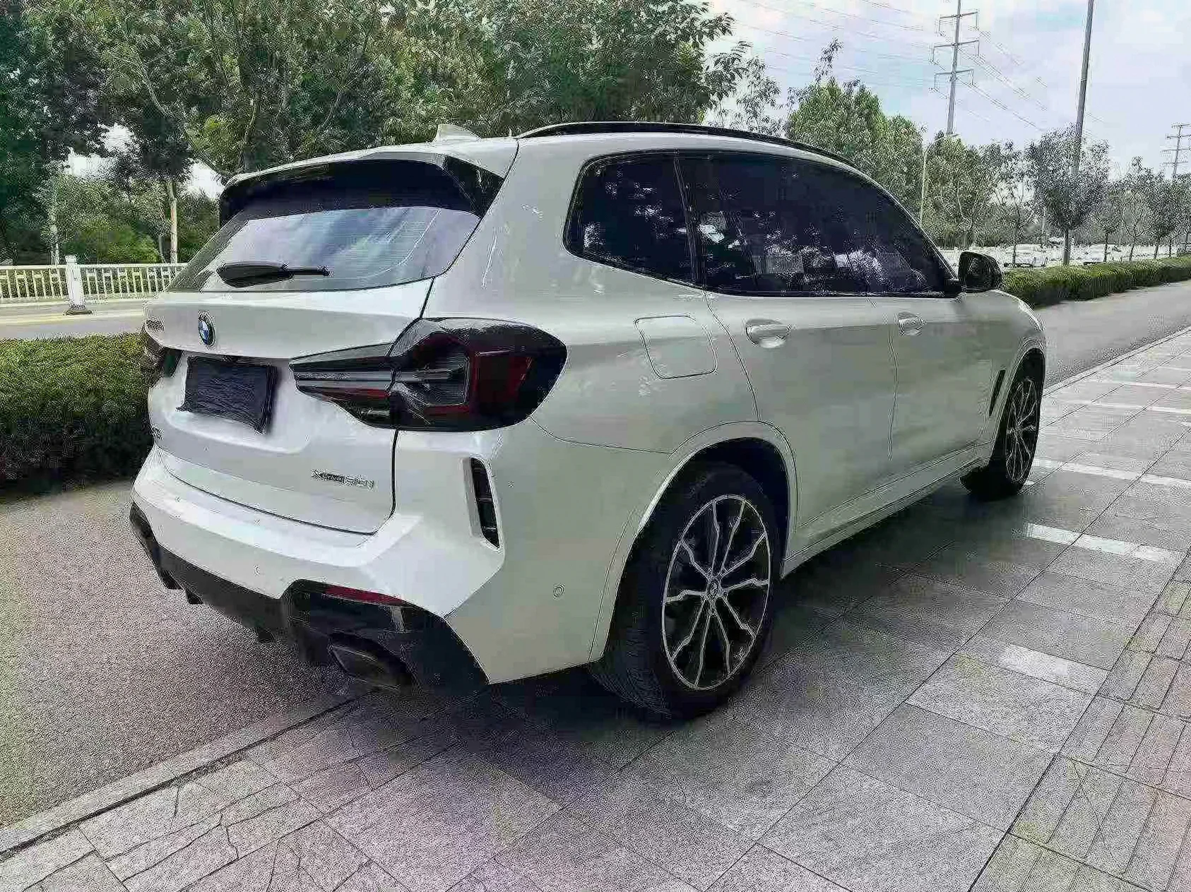 宝马X3 后面外观三