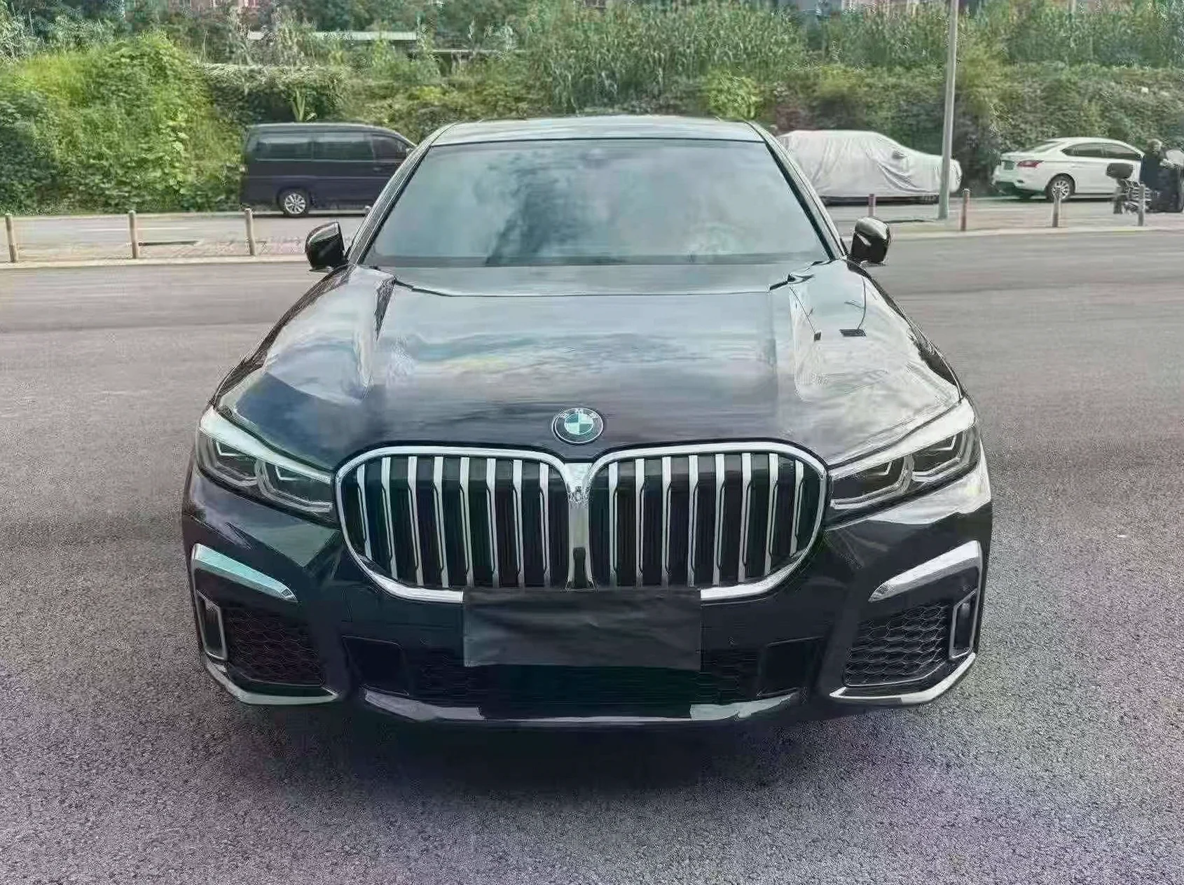 2022款宝马740Li 3.0T 后排平板