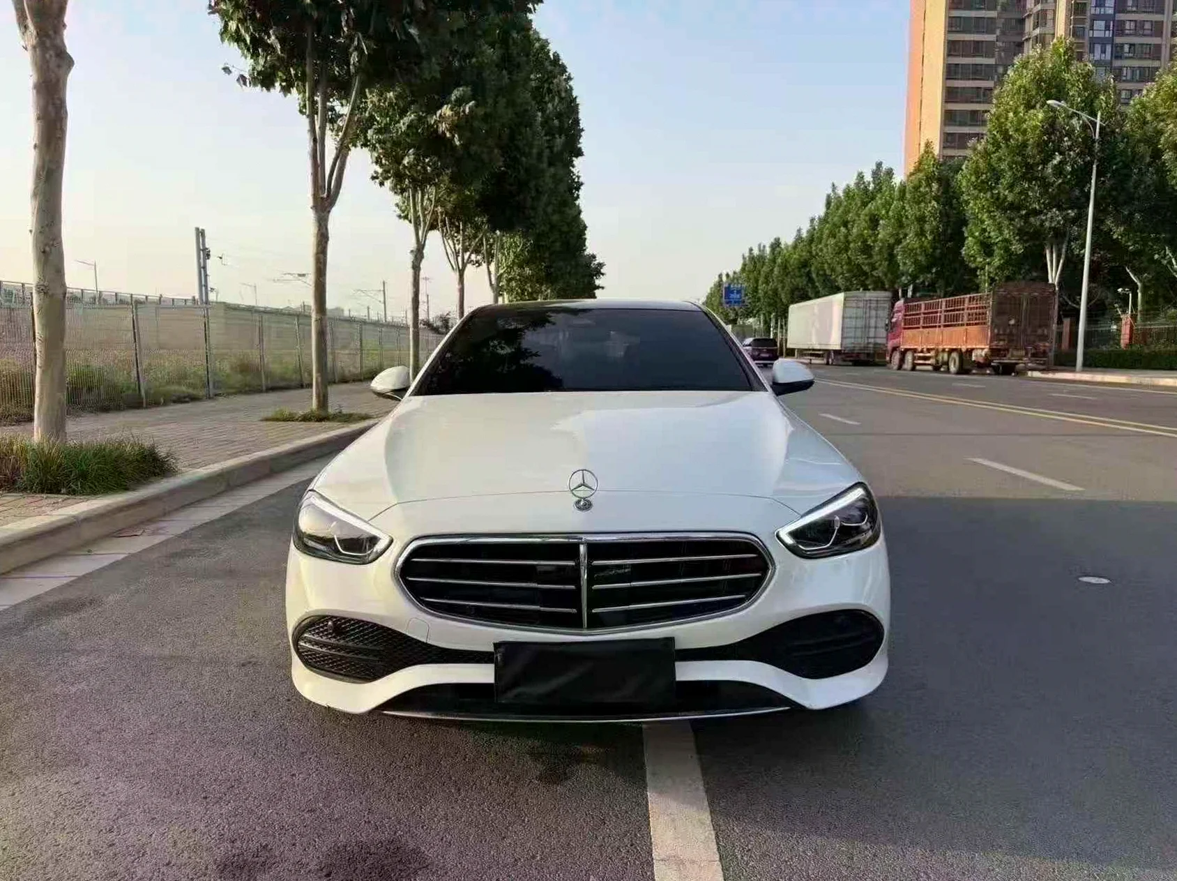 奔驰C 正面外观二