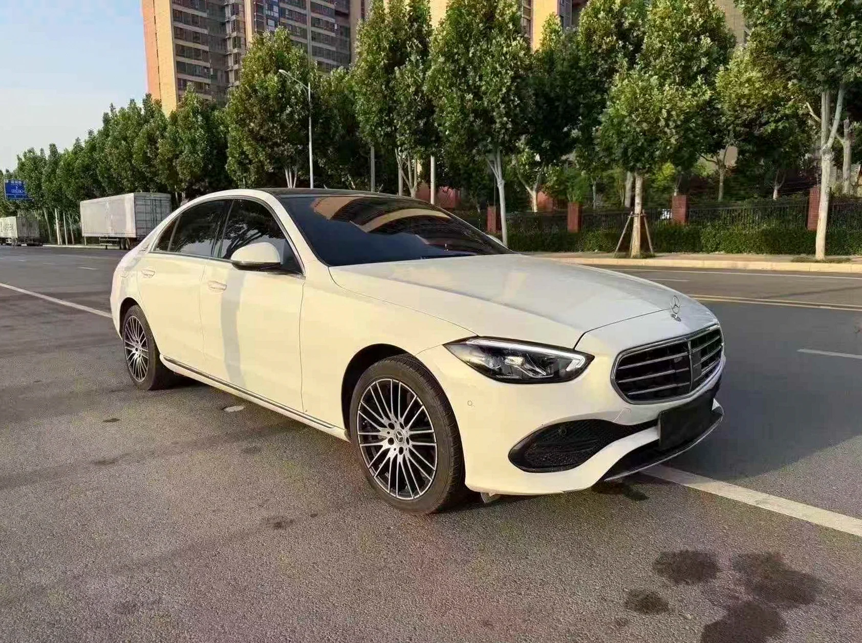 奔驰C 正面外观三