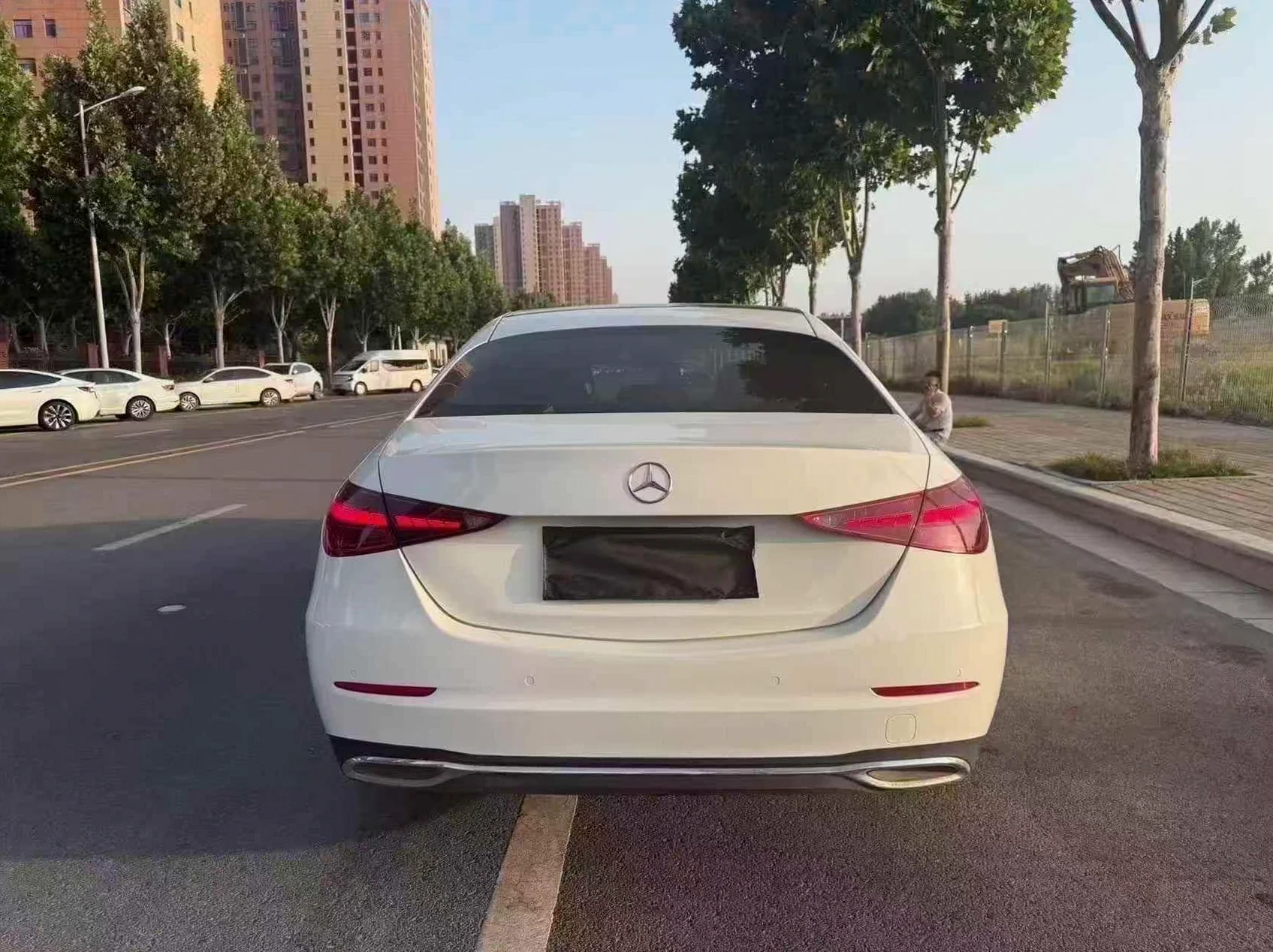 奔驰C 后面外观二