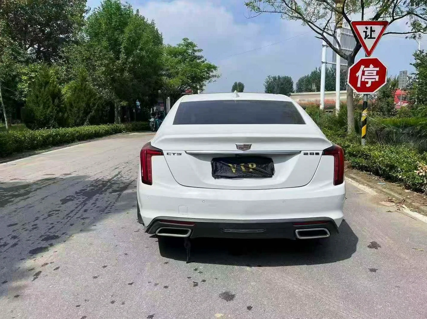 凯迪拉克CT5 后面外观二