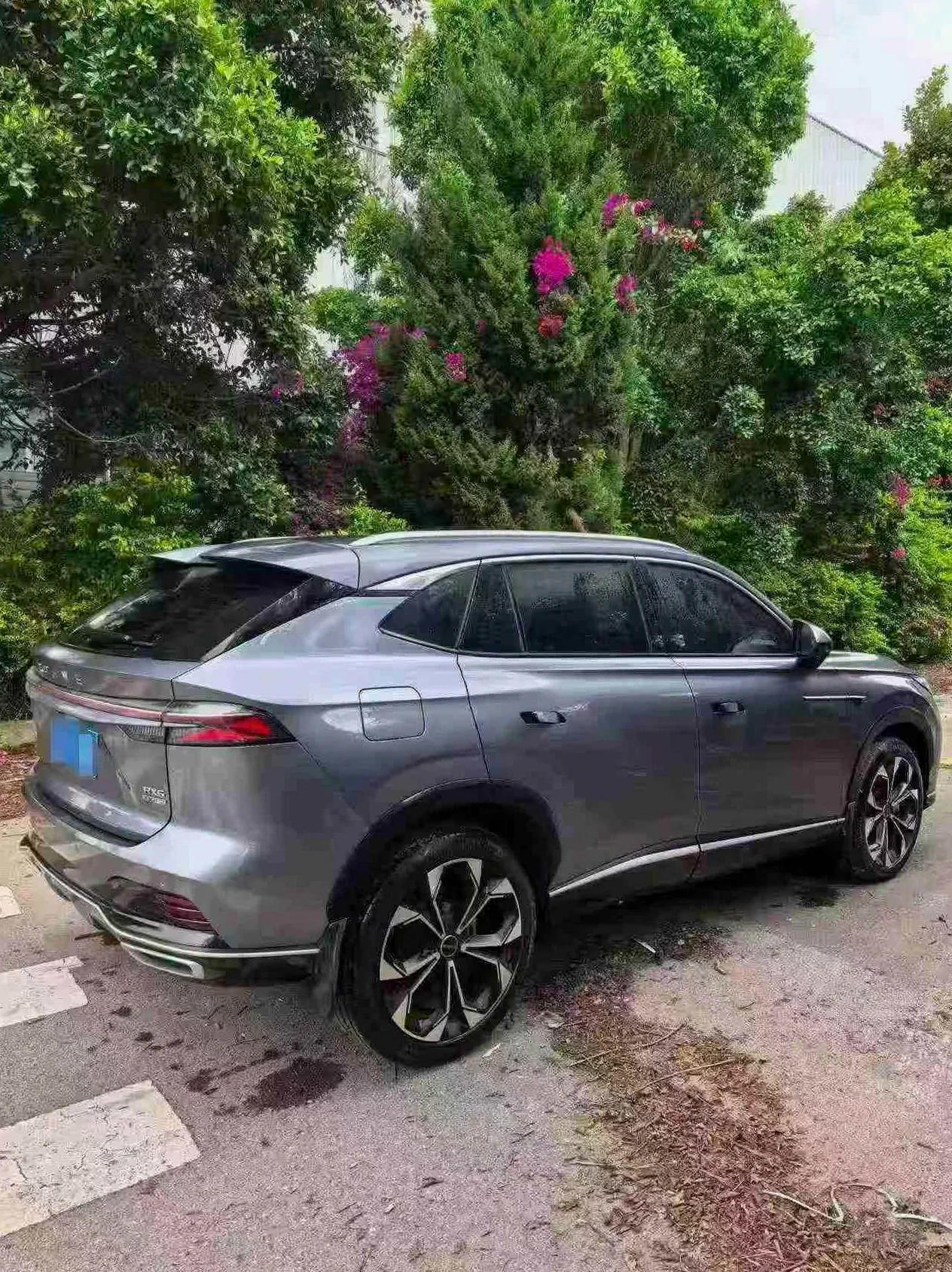荣威RX5 后面外观二