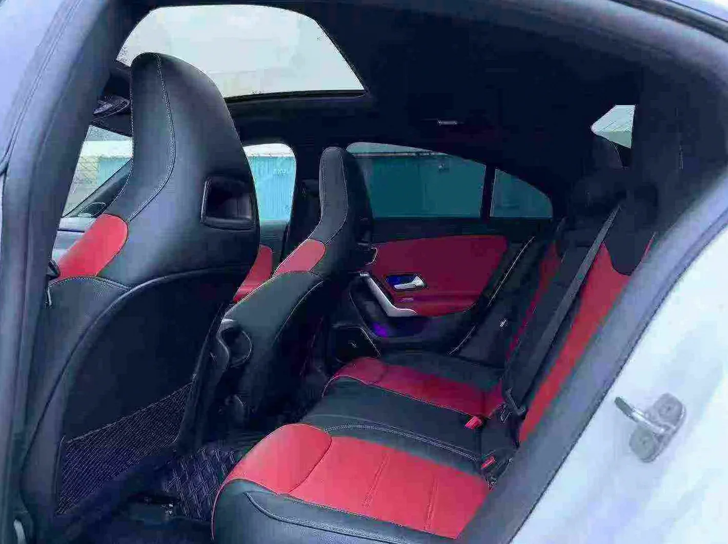 奔驰AMG 内饰前排
