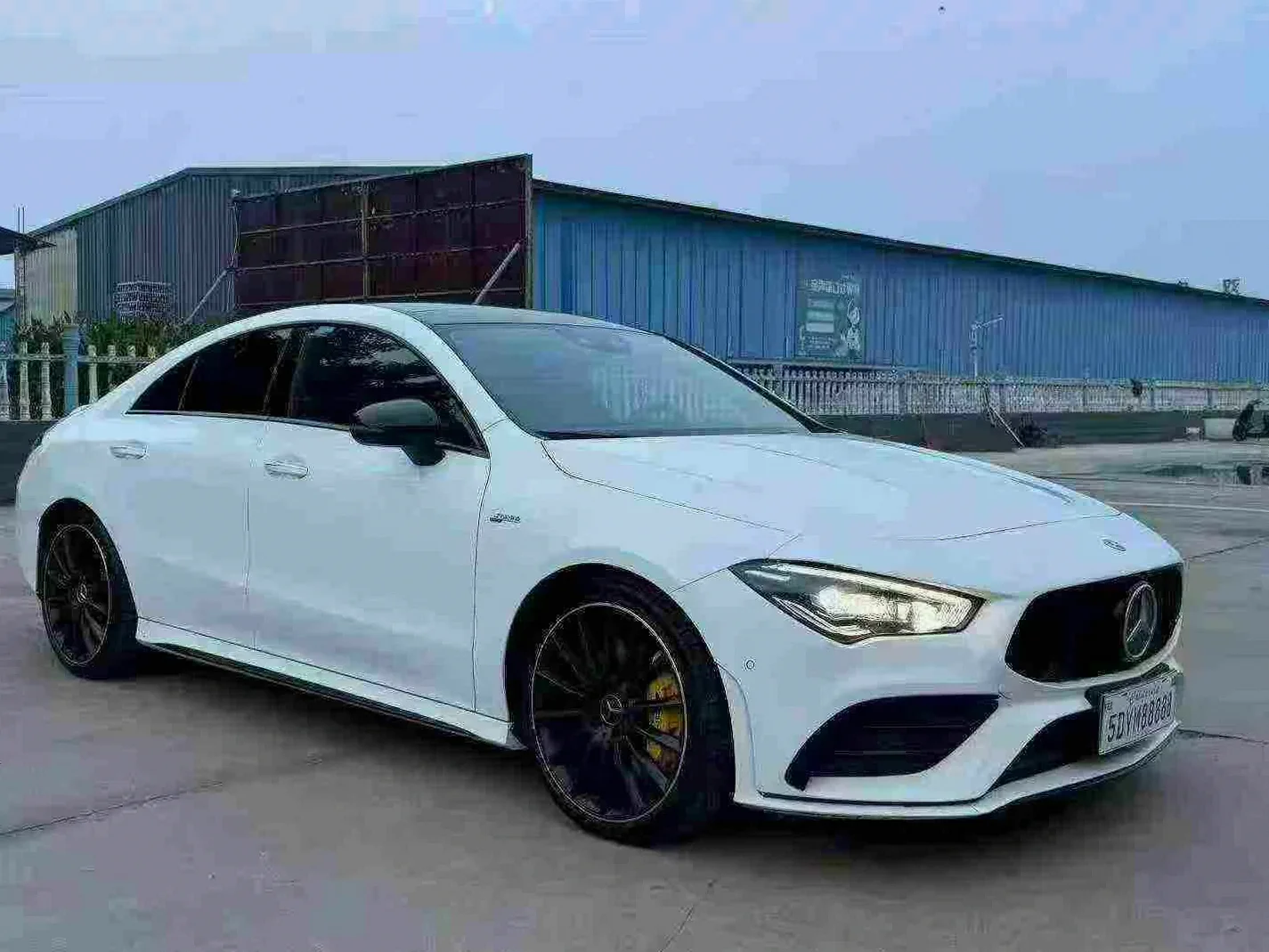 奔驰AMG 正面外观三