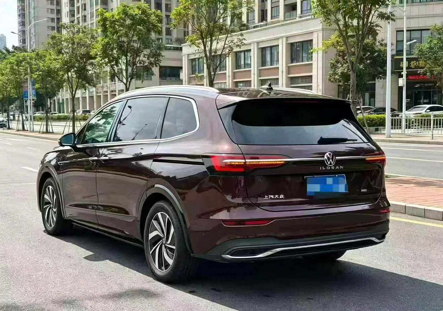 大众威然 驾驶室