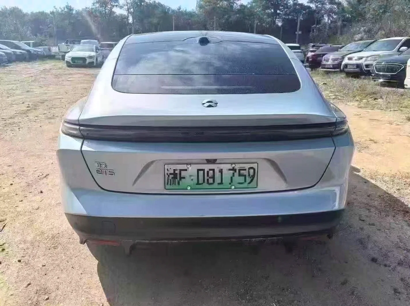 蔚来ET5 后面外观一