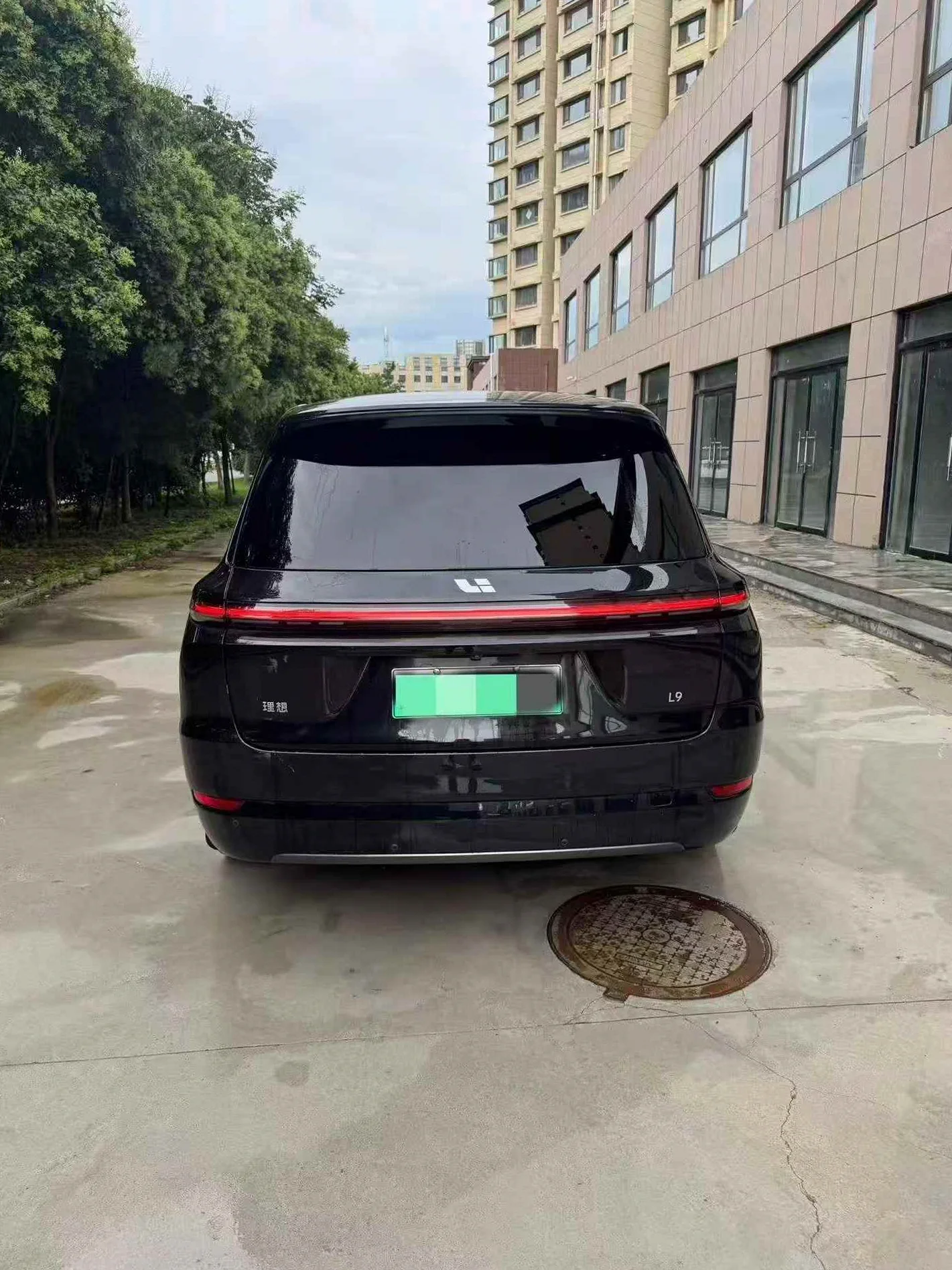 理想L9 后面外观一