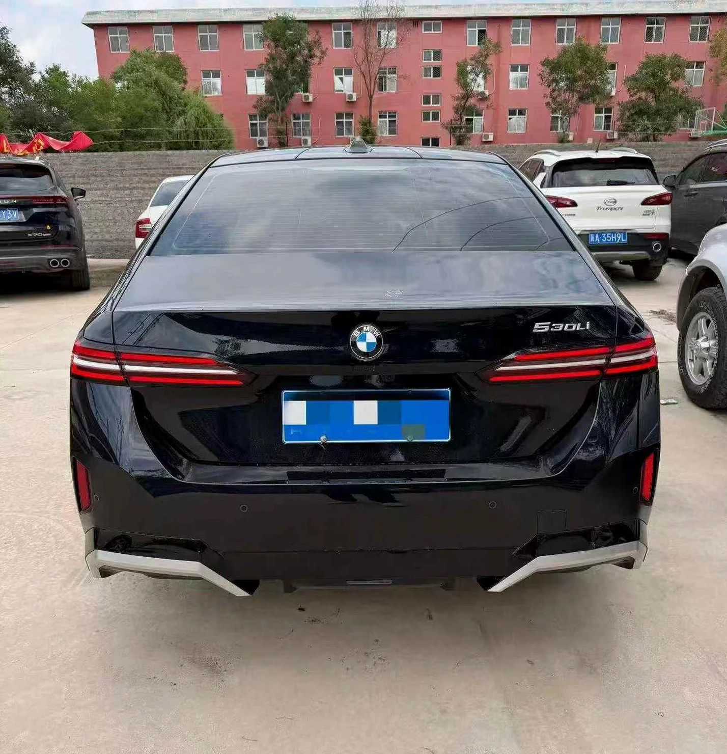 宝马5系 后面外观三