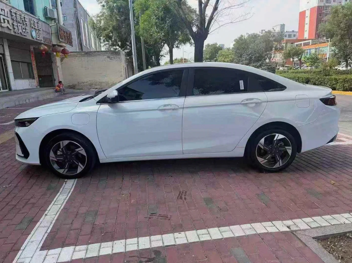 吉利帝豪 正面外观二