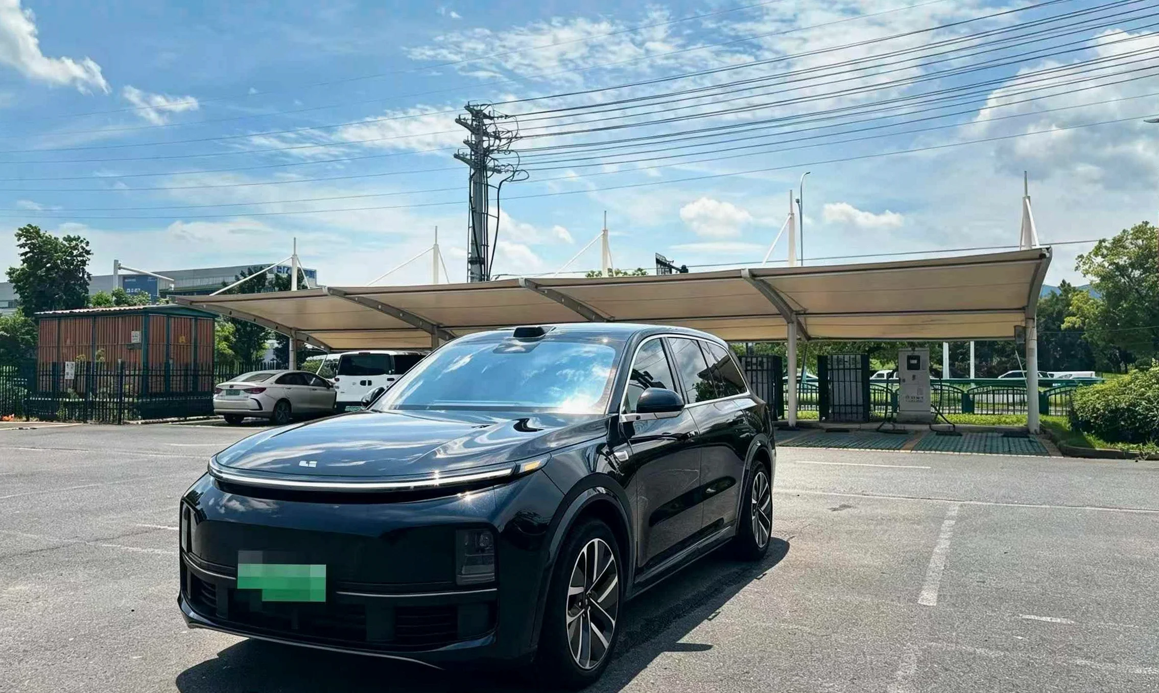 理想L9 正面外观三