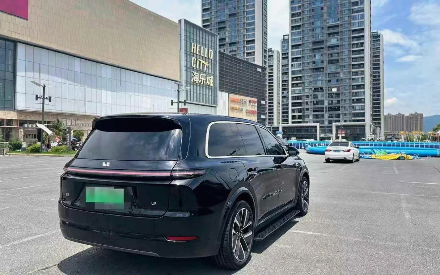理想L9 后面外观一