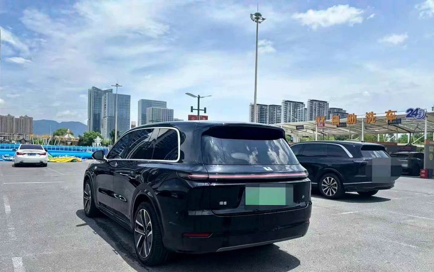 理想L9 后面外观二