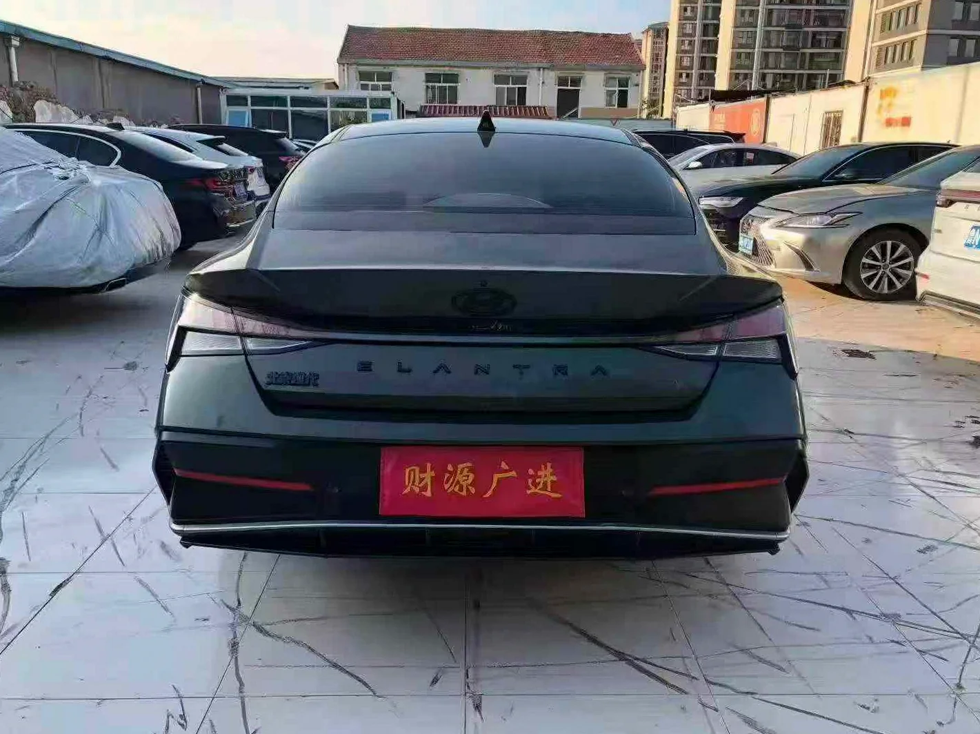 现代伊兰特 后面外观一