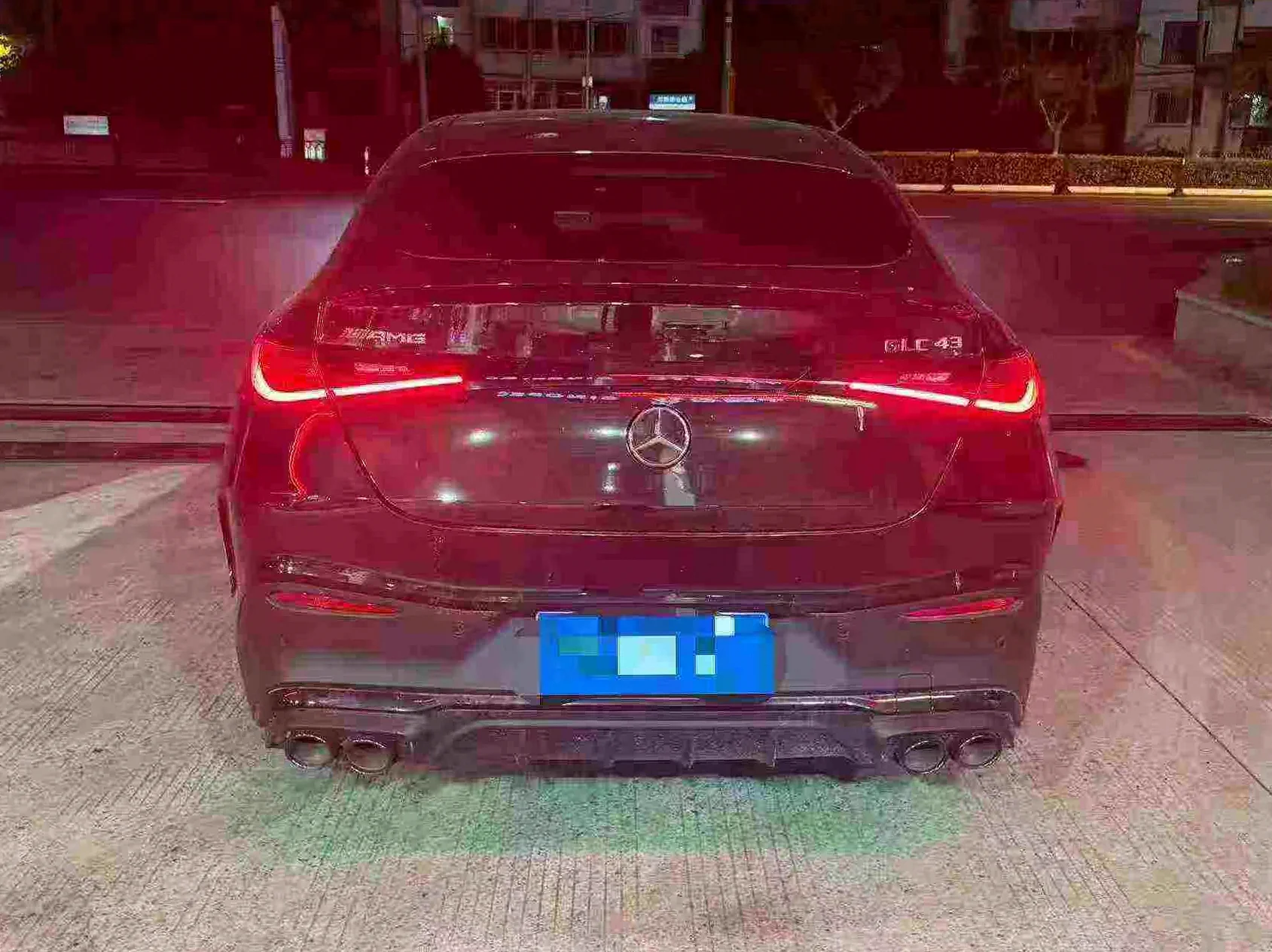 奔驰AMG 后面外观二