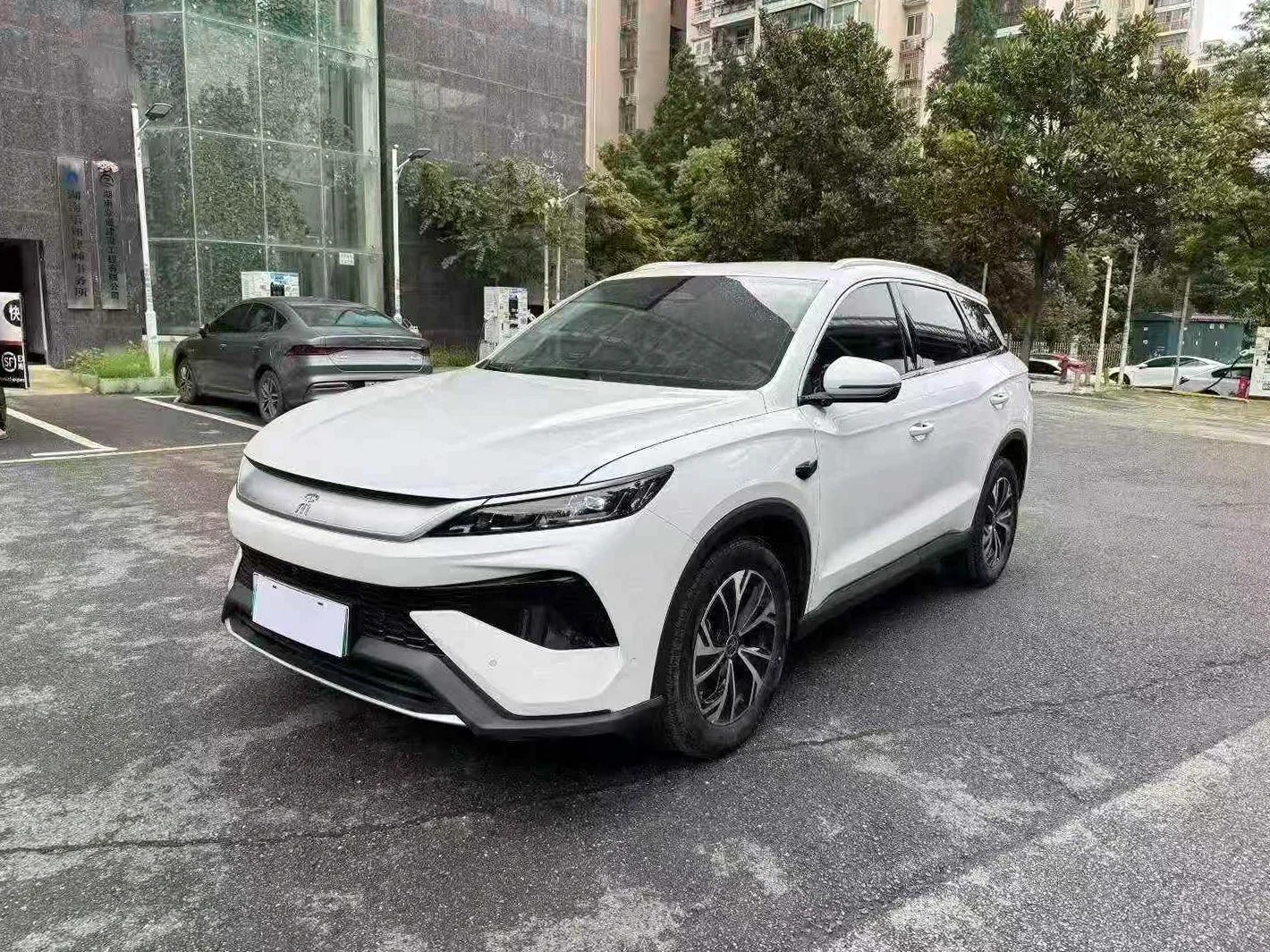 比亚迪宋 正面外观二