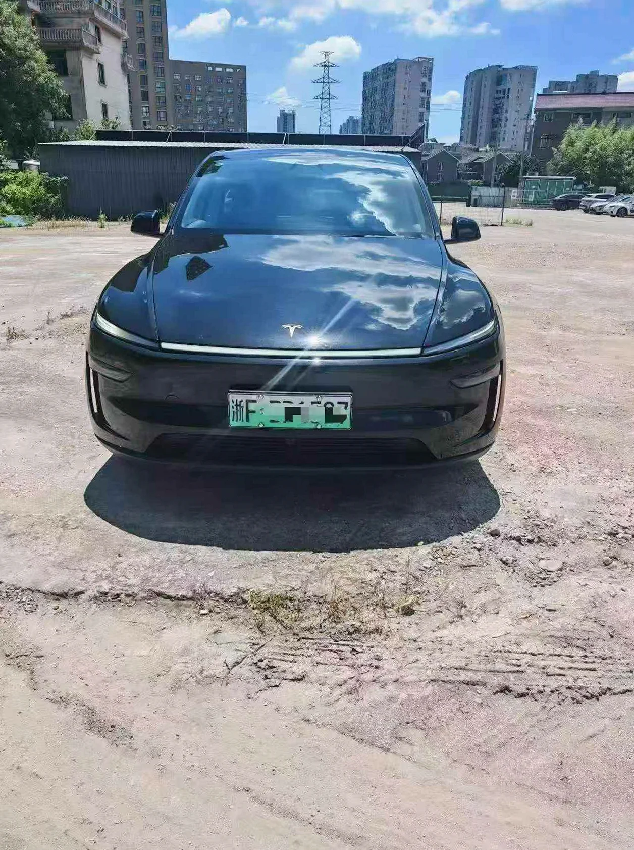 25年特斯拉Model Y焕新版