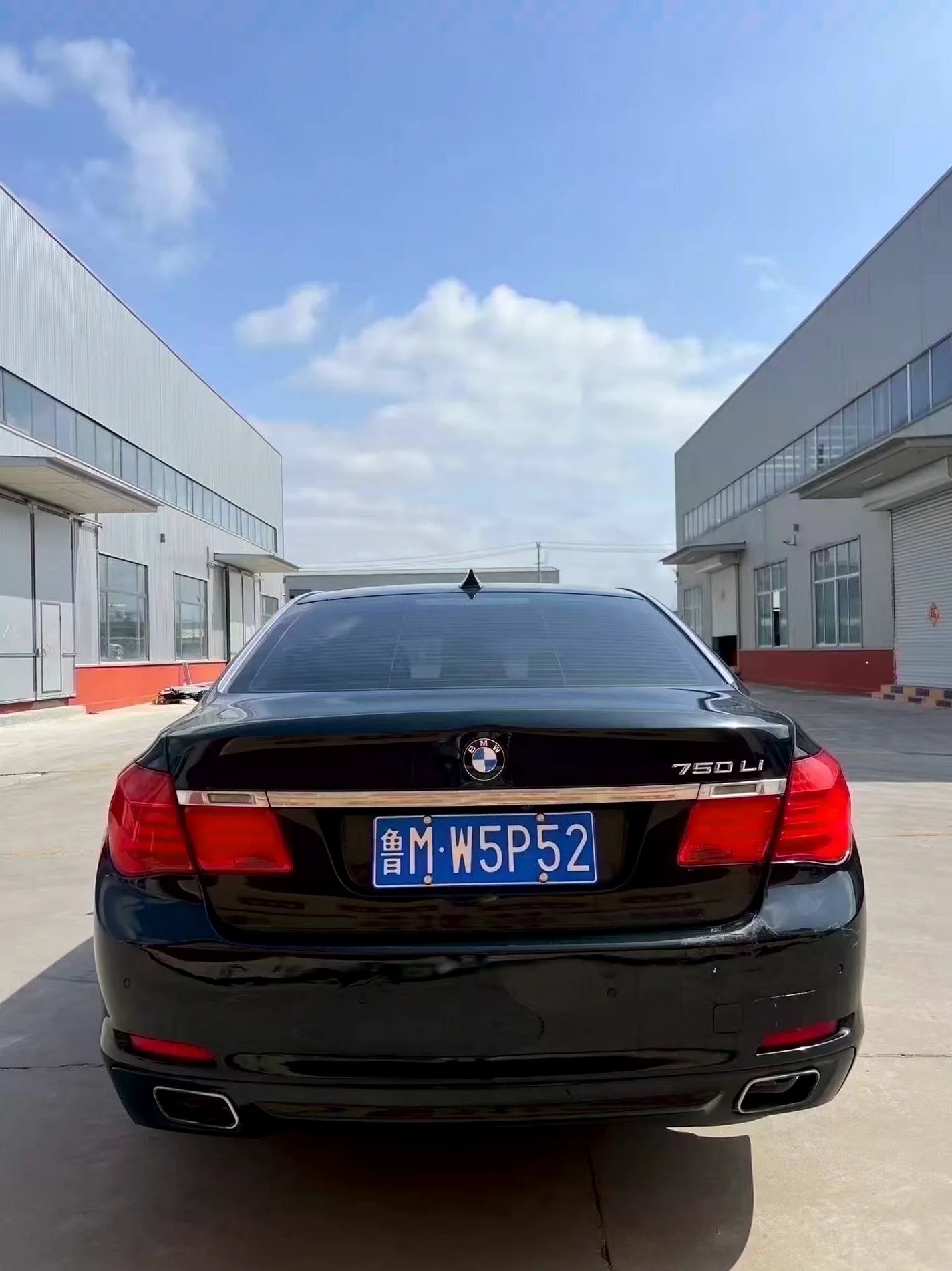 宝马7系 后面外观二