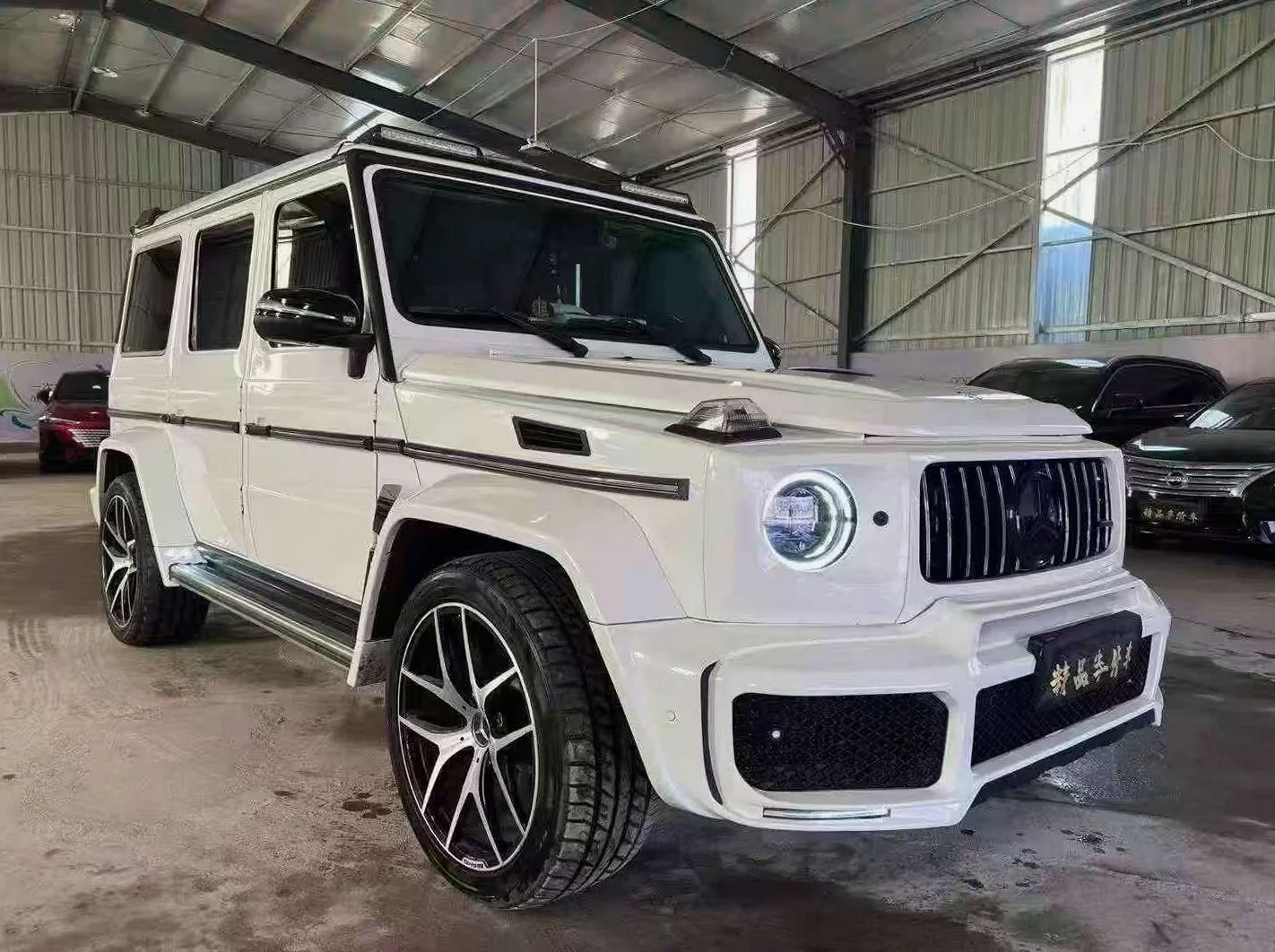 奔驰G 正面外观三