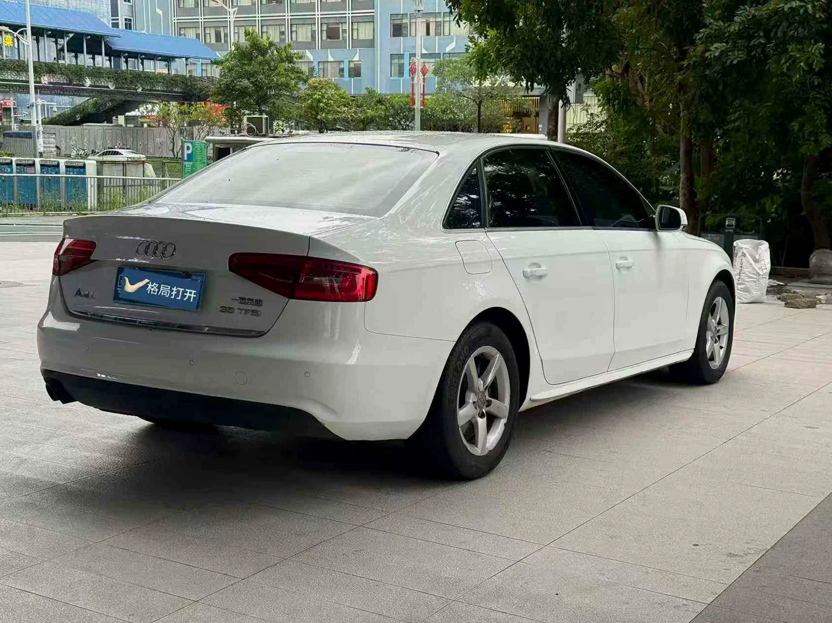 奥迪A4L 内饰前排