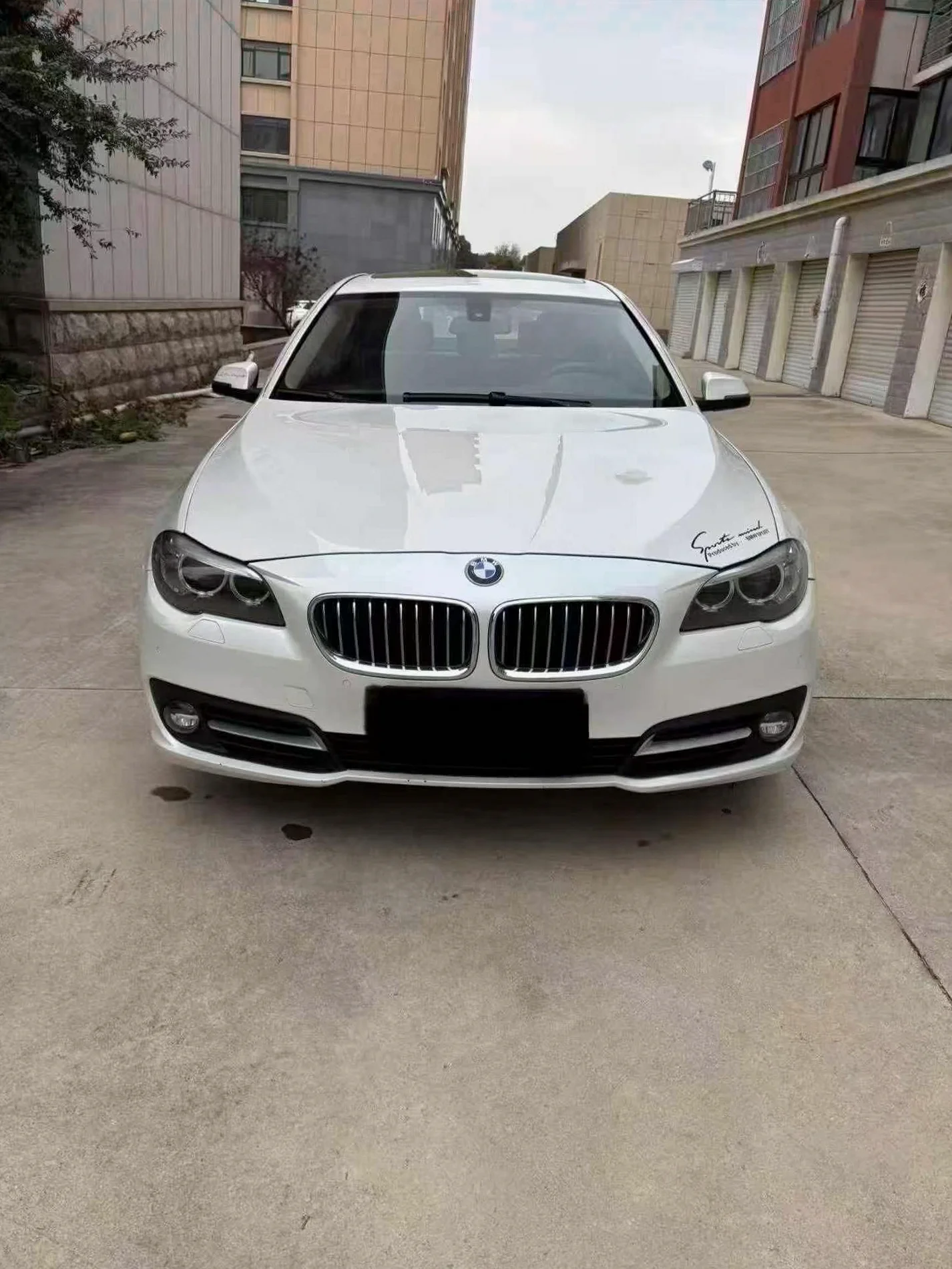 16年宝马520Li 白色