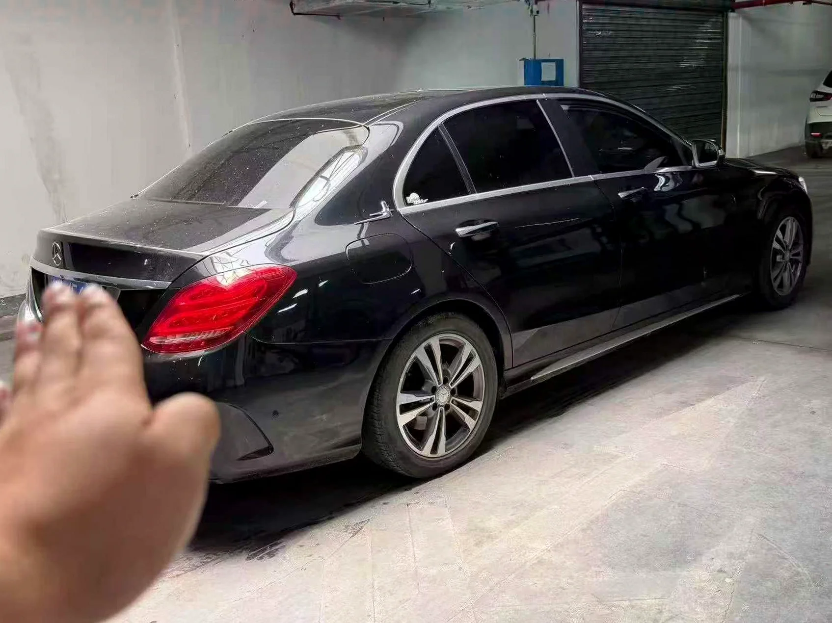 奔驰C 后面外观三