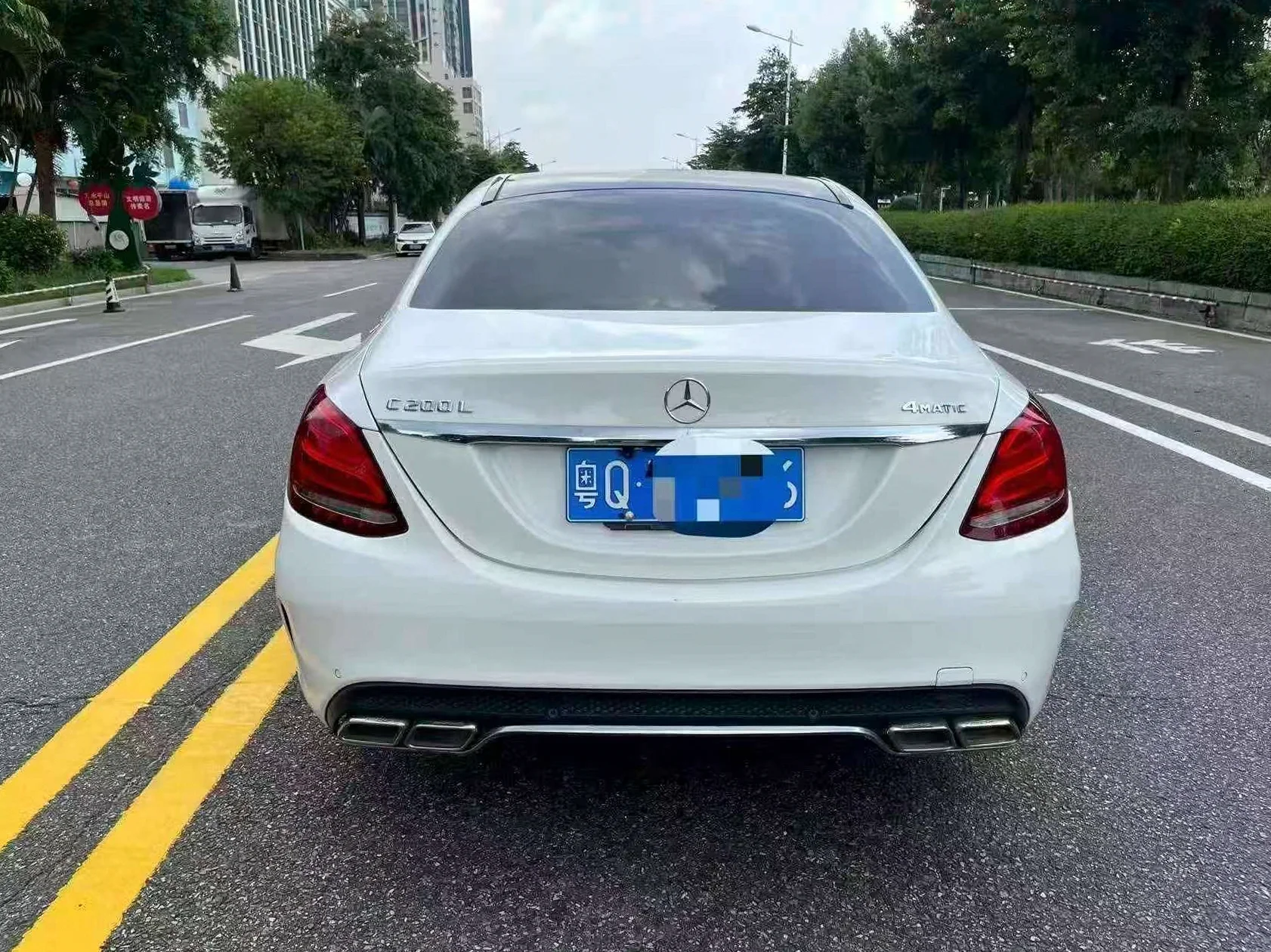 奔驰C 内饰后排