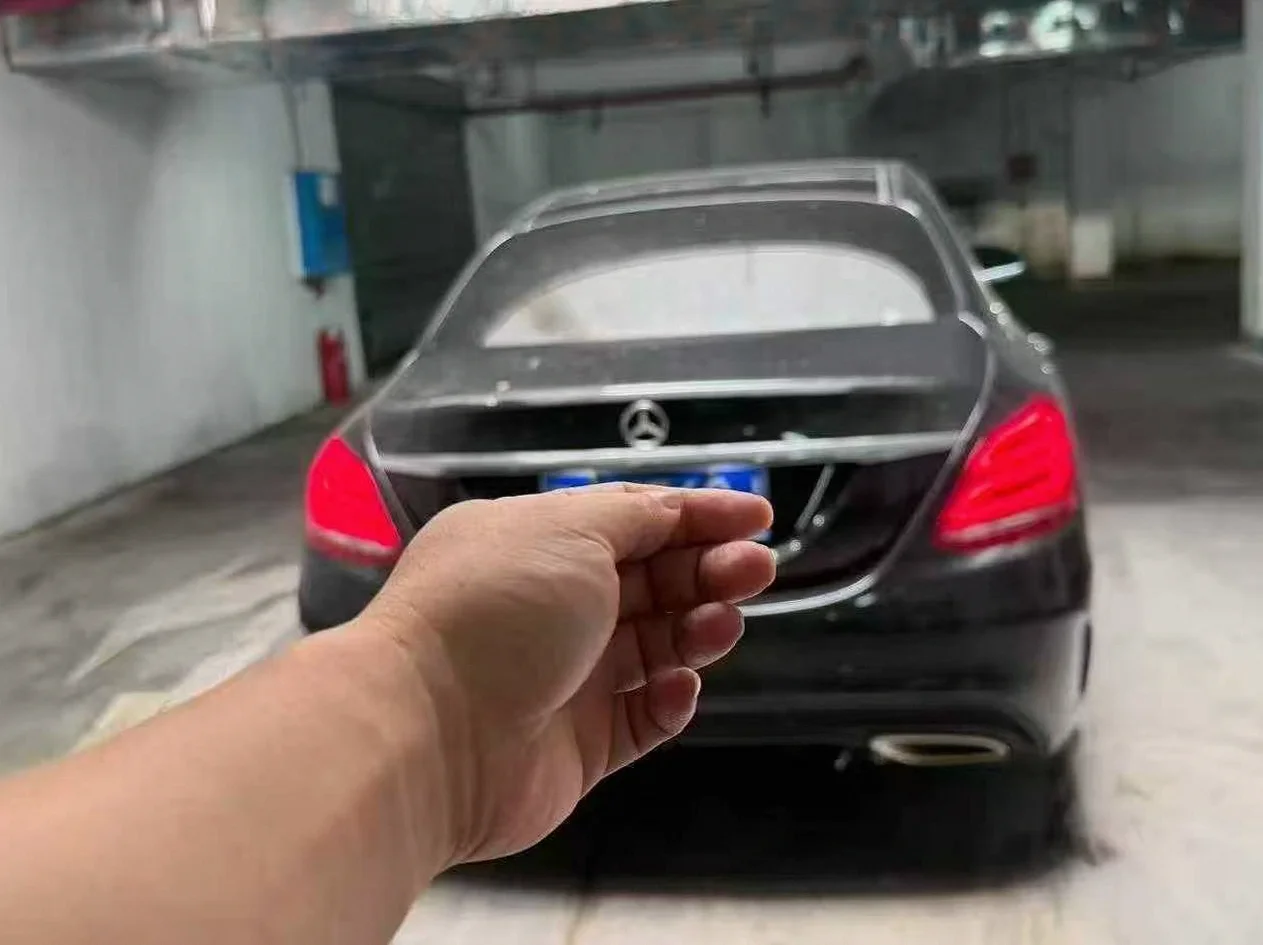 奔驰C 正面外观三