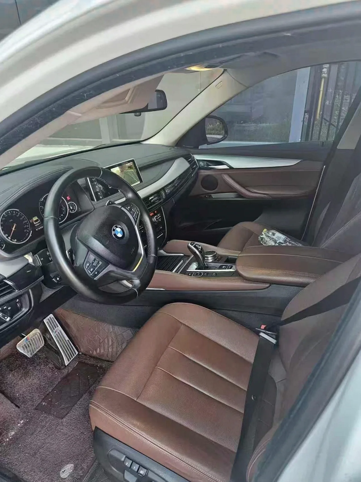 宝马X6 内饰前排