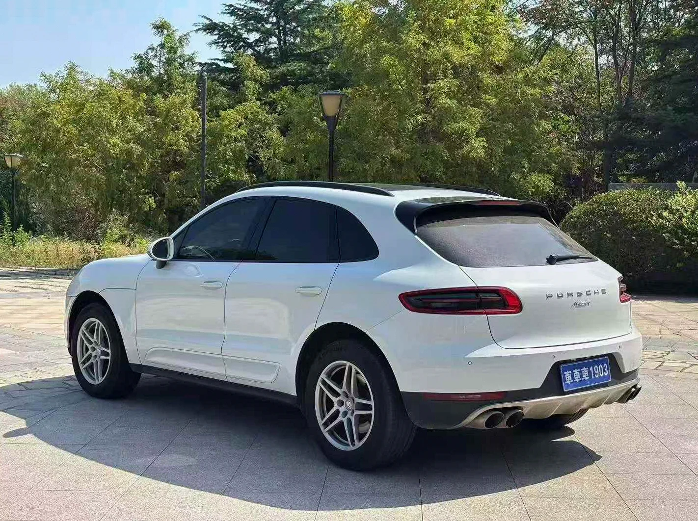 保时捷Macan 后面外观二