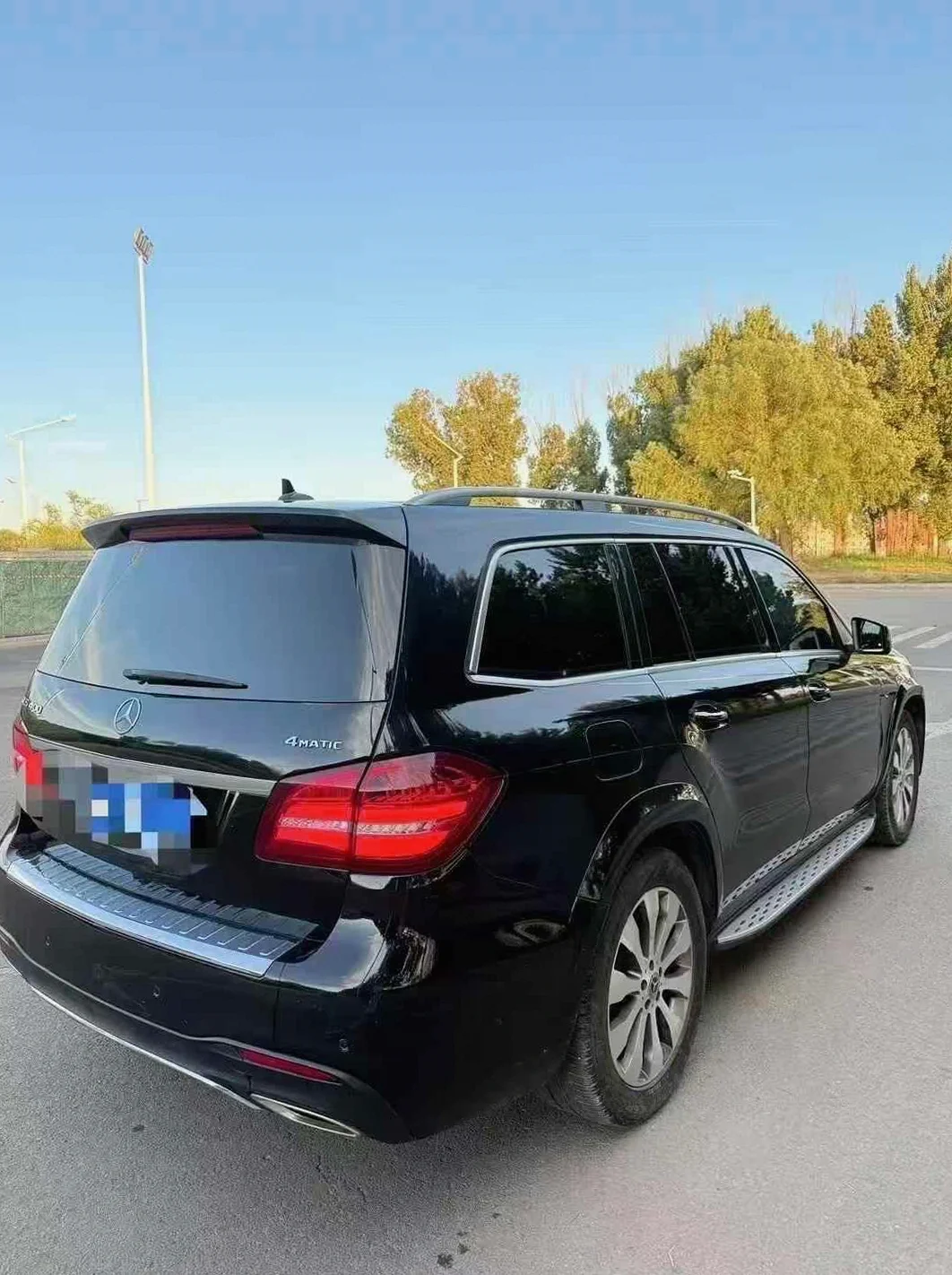 奔驰GLS 驾驶室