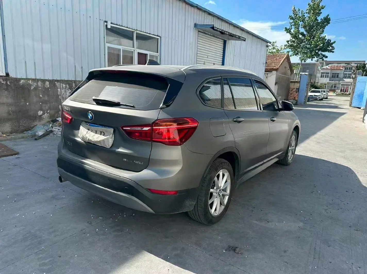 宝马X1 正面外观三
