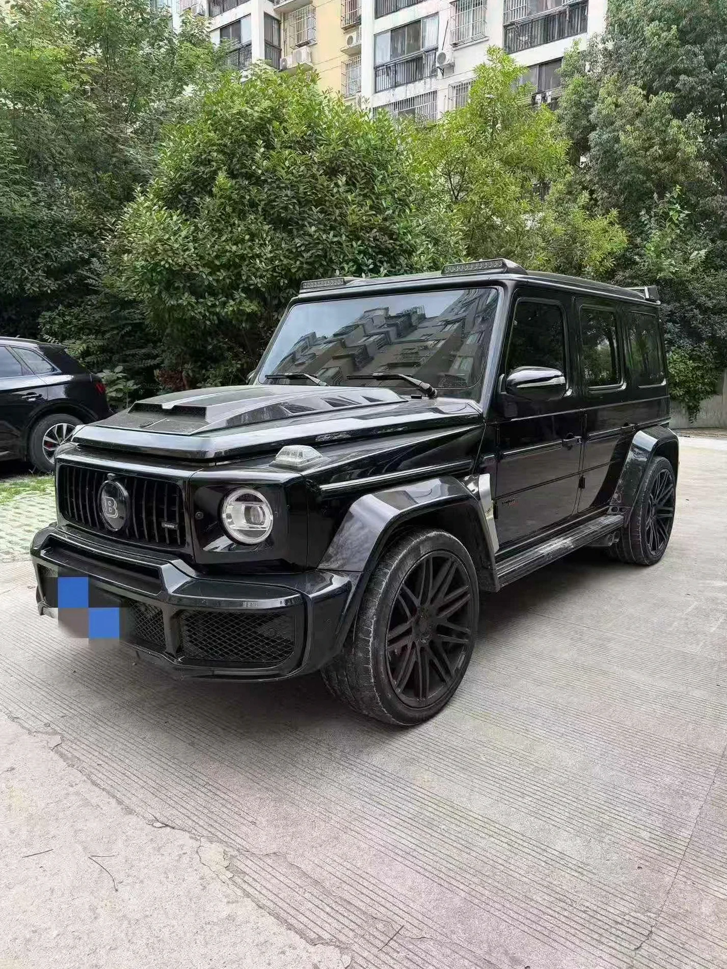 奔驰G 正面外观二