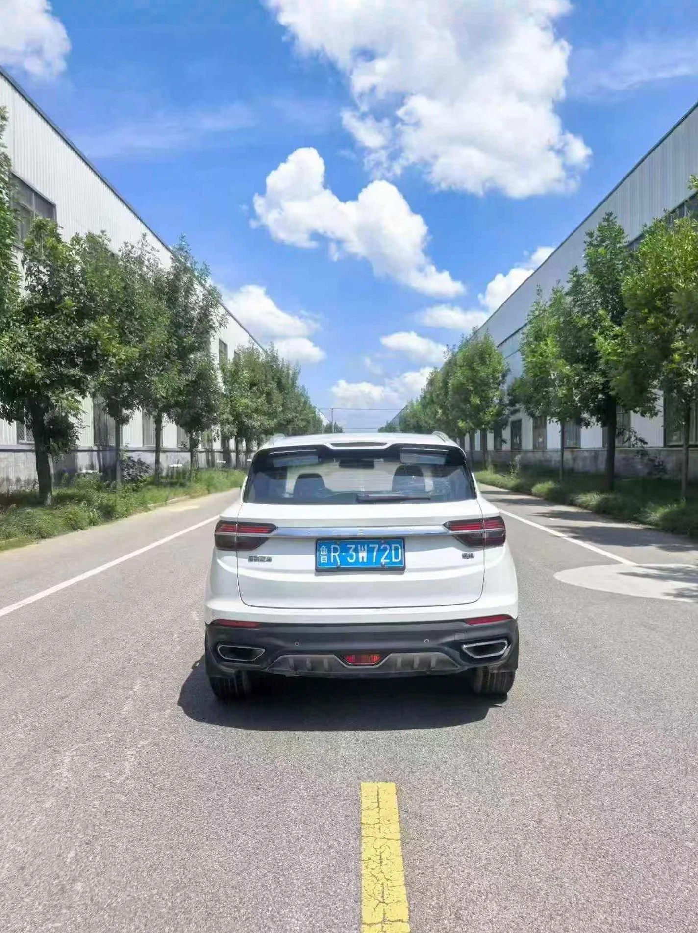 吉利缤越 后面外观三