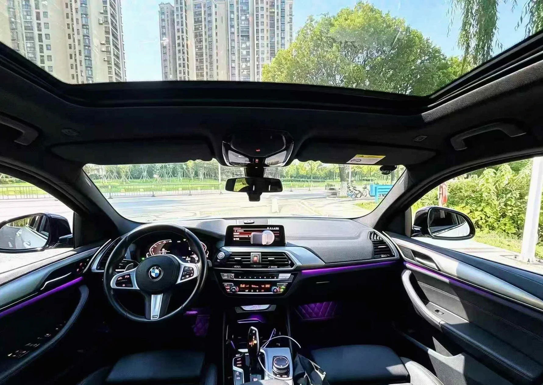 宝马X4 后面外观二