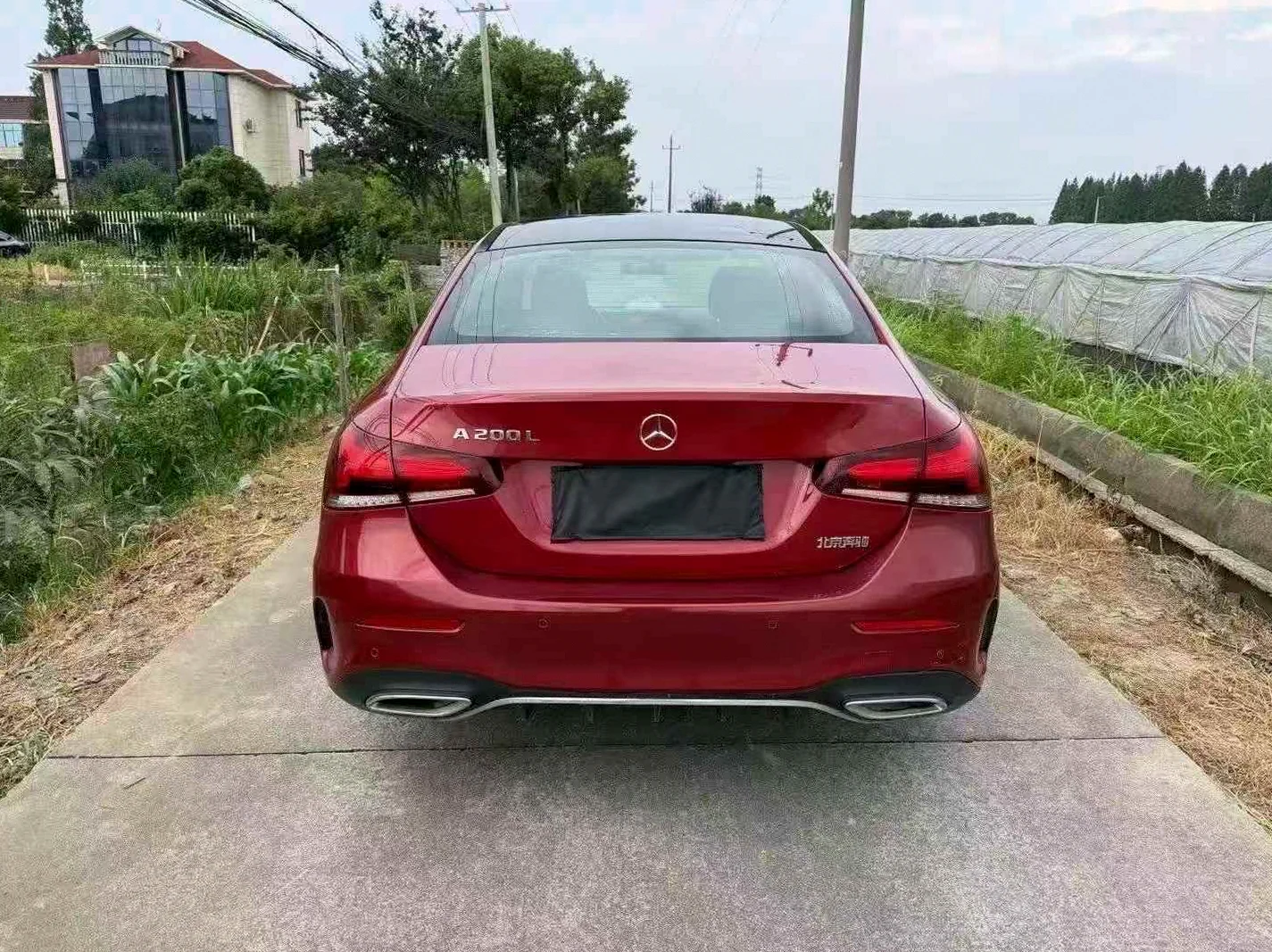 奔驰A 后面外观一