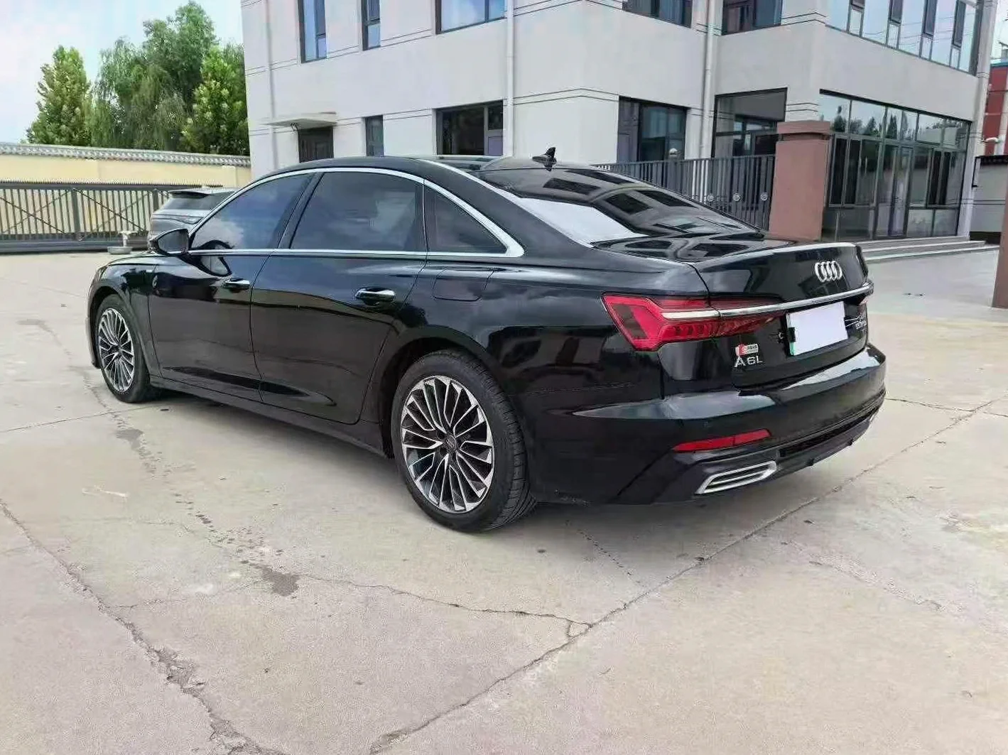 奥迪A6L 后面外观二
