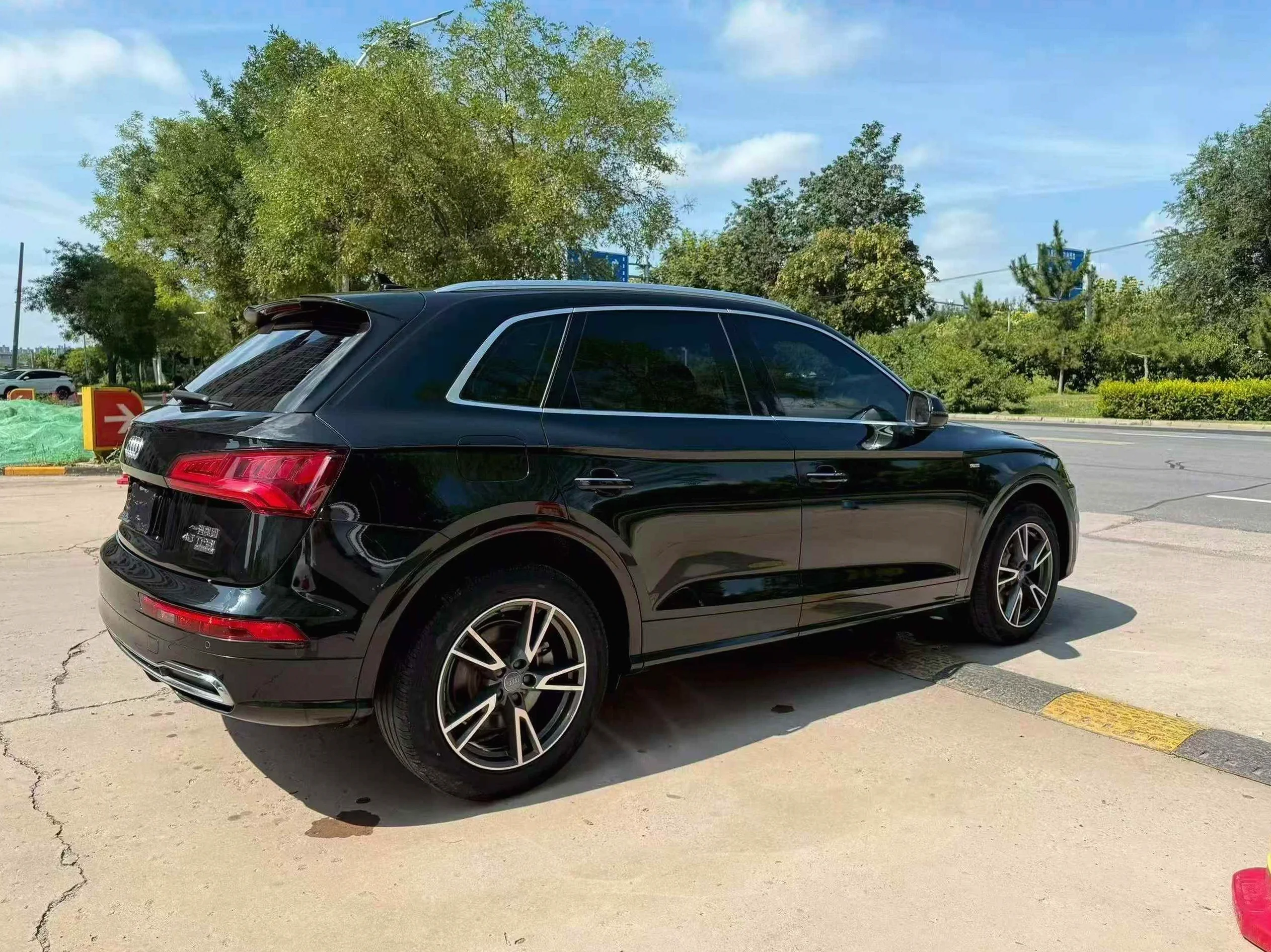 奥迪Q5 后面外观一