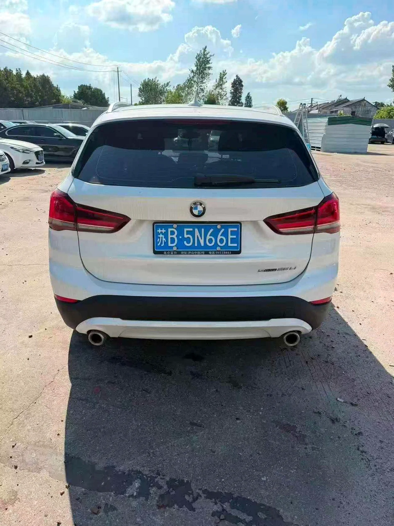 宝马X1 后面外观一
