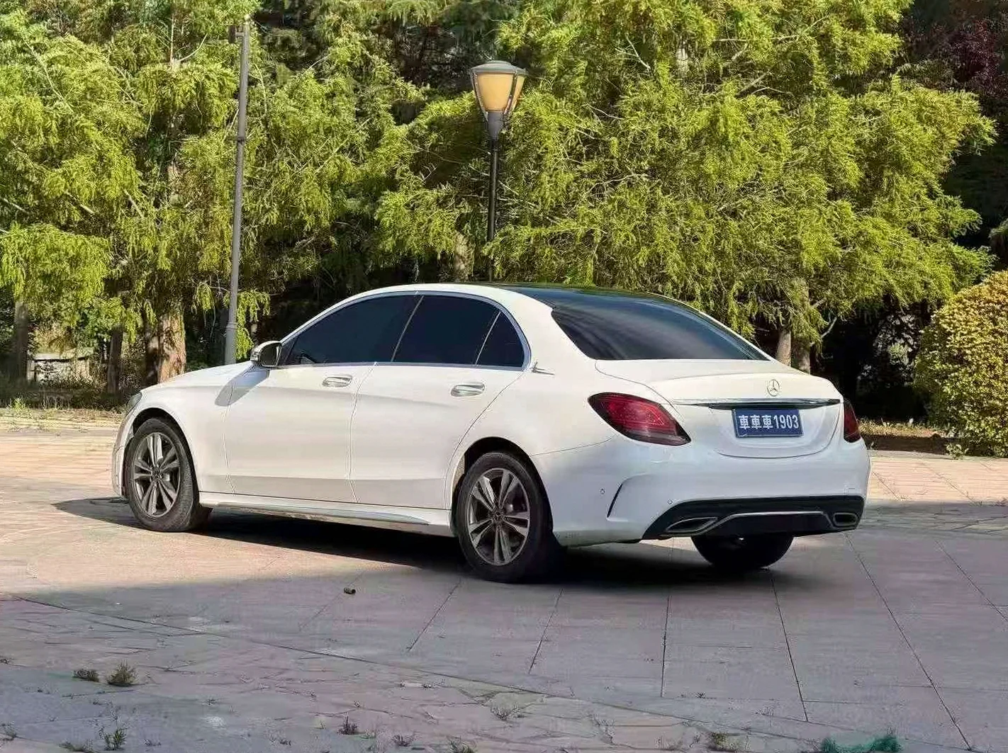 奔驰C 后面外观二