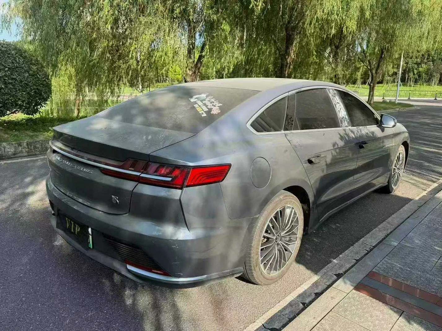 比亚迪汉 内饰后排