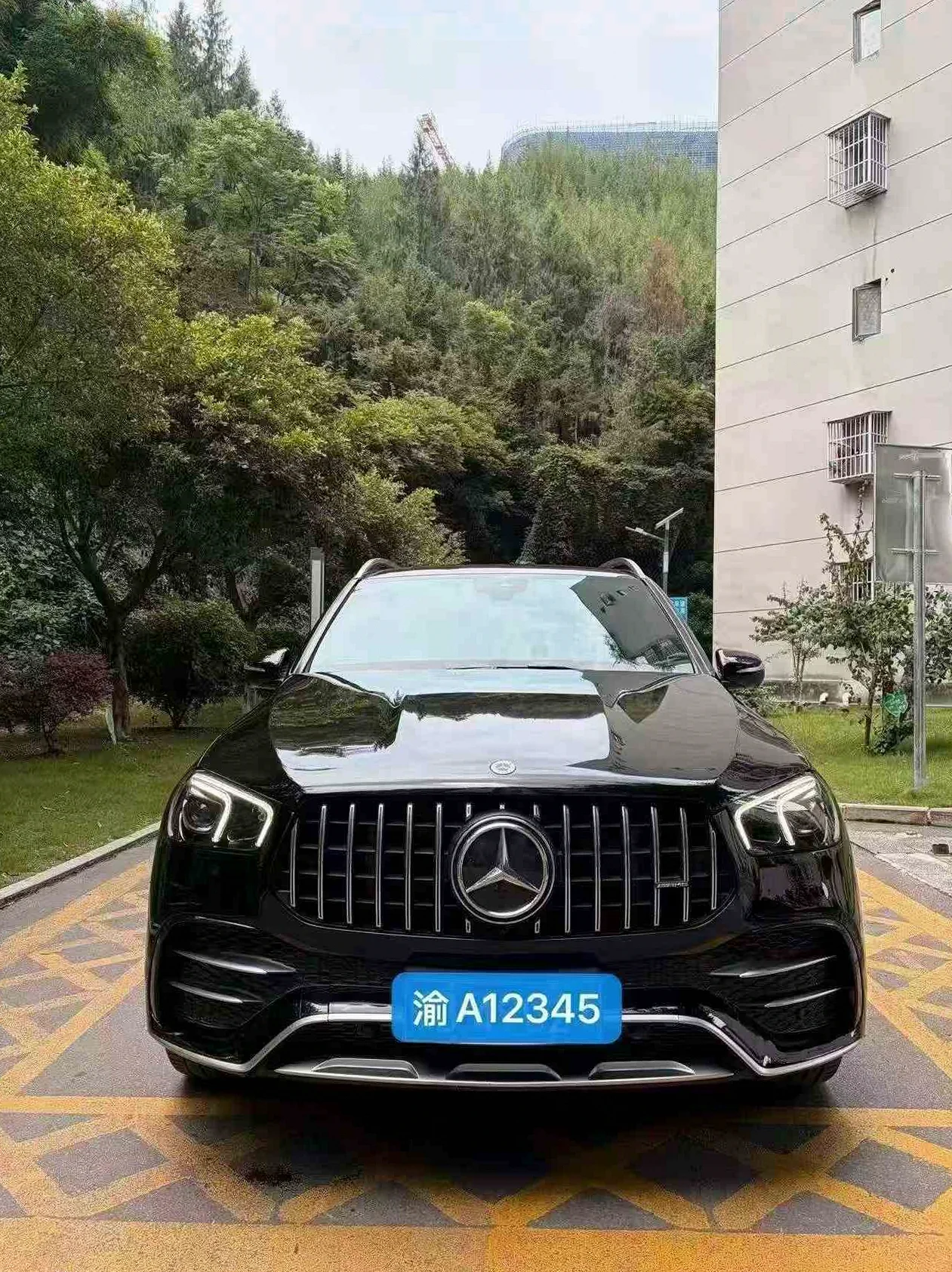 奔驰GLE 正面外观二