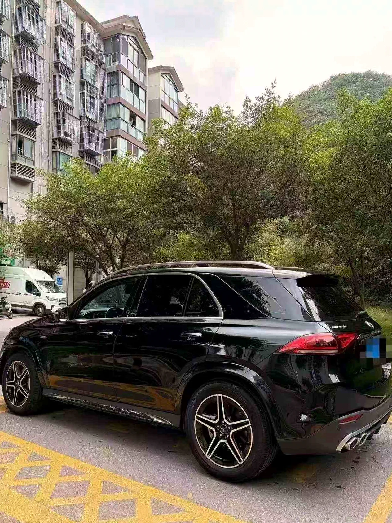 奔驰GLE 后面外观一