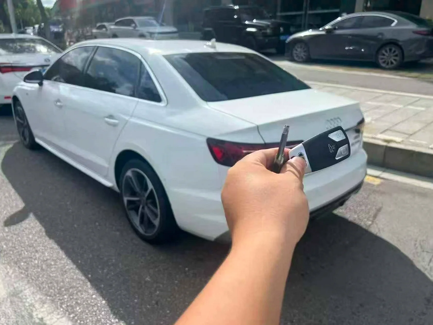 奥迪A4L 正面外观二